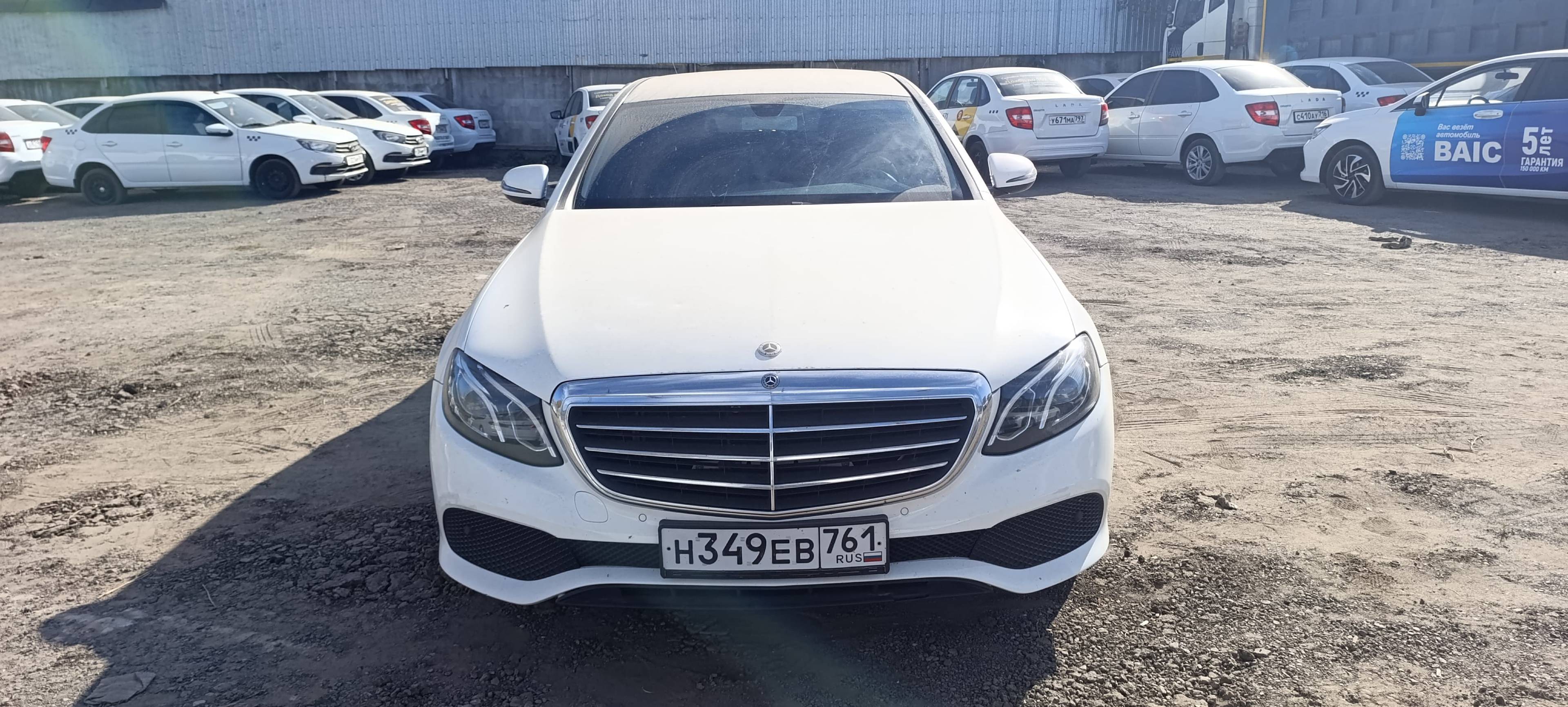 Mercedes-Benz E седан Лот 000004521