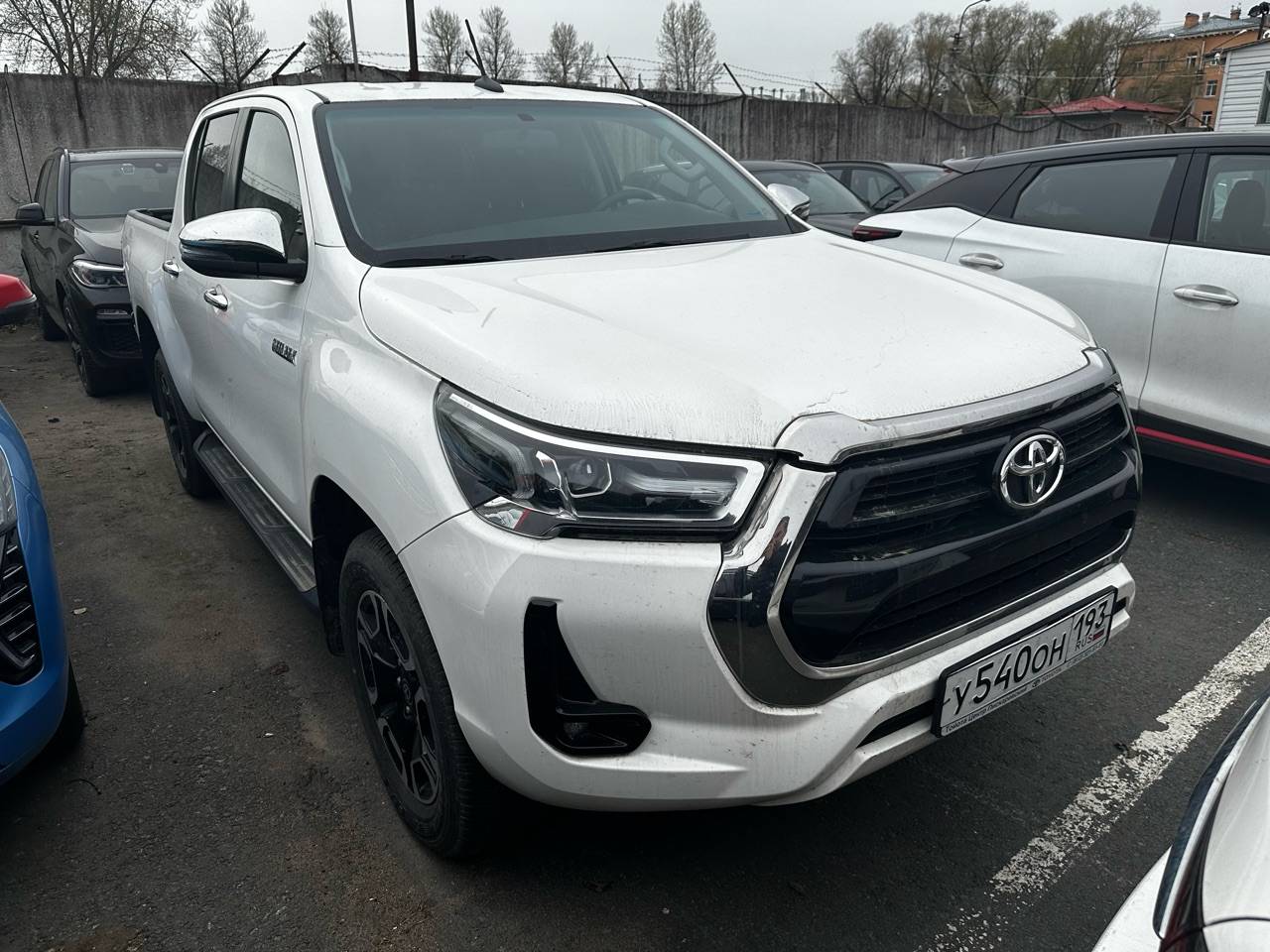 Легкий коммерческий транспорт Toyota Hilux с пробегом купить в лизинг в  Санкт-Петербурге | Альфа-Лизинг