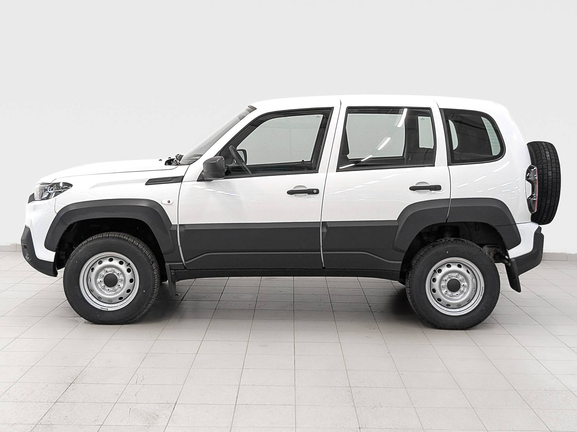 Lada Niva Travel Classic 24 1.7 80hp 5MT