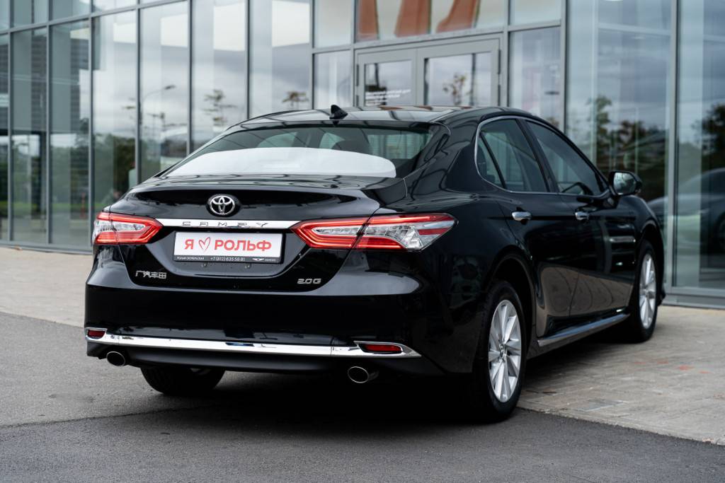 Toyota Camry Luxury Edition 2.0 CVT