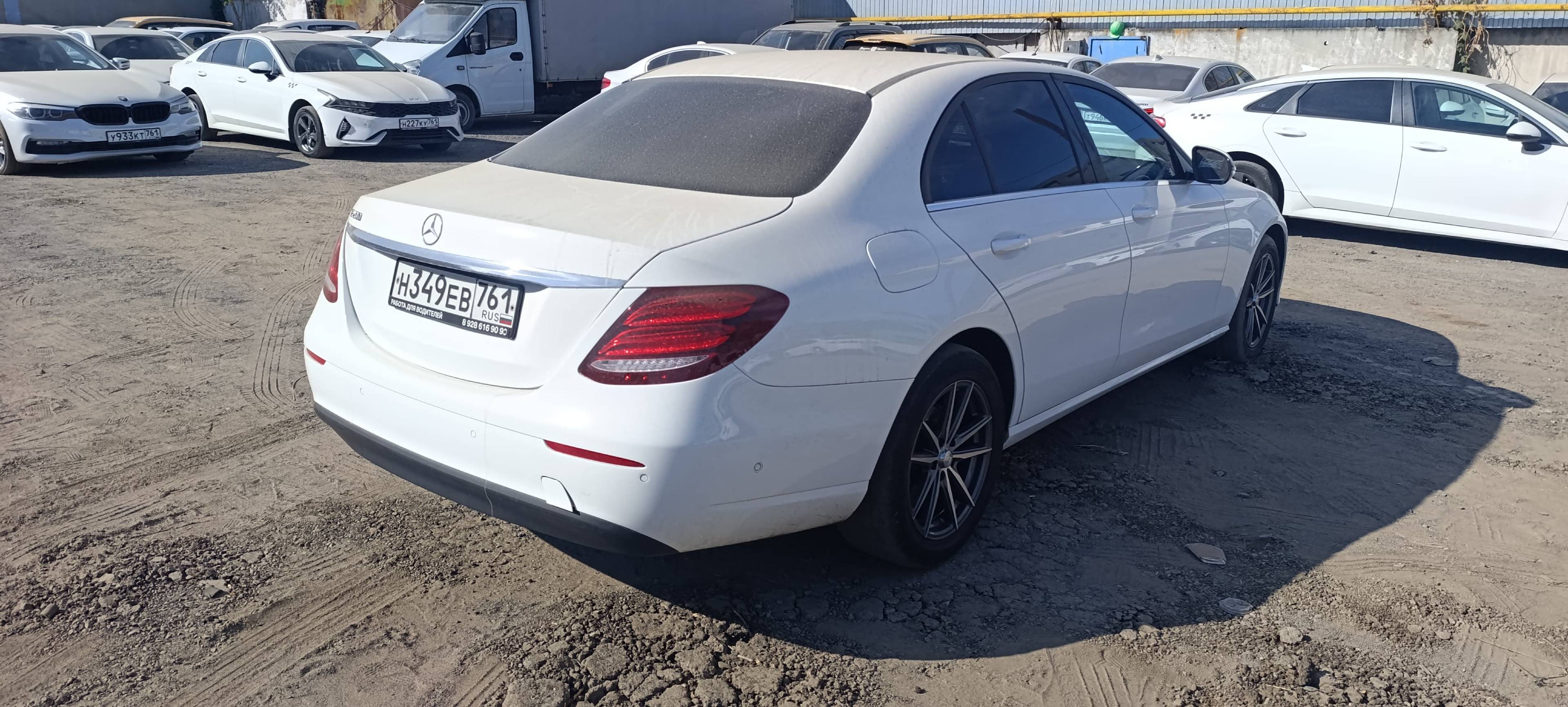 Mercedes-Benz E седан Лот 000004521