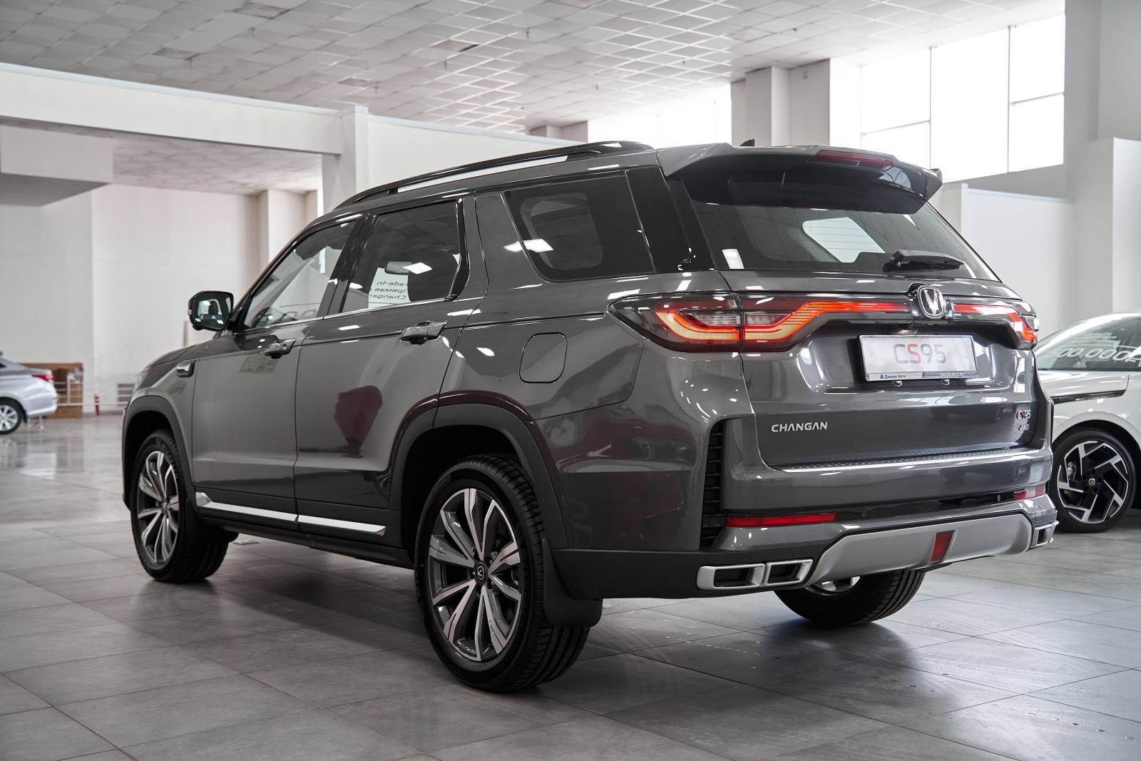 Changan CS95 DLX 2.0T 8AT