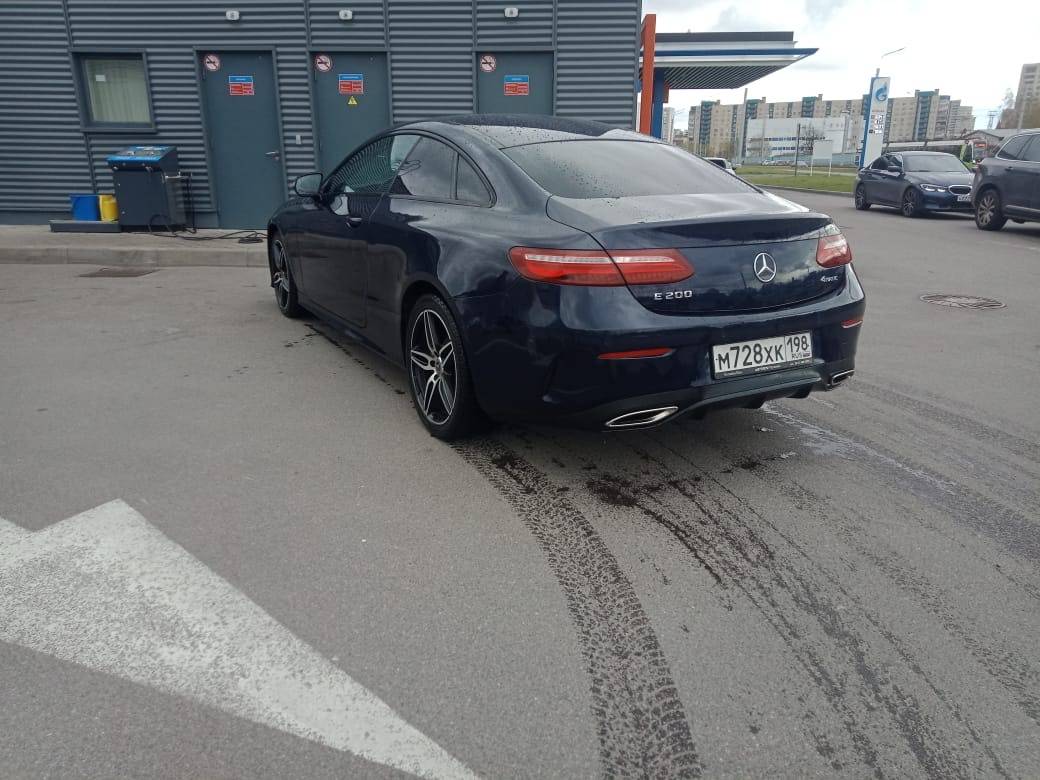 Mercedes-Benz E купе Лот 000008263