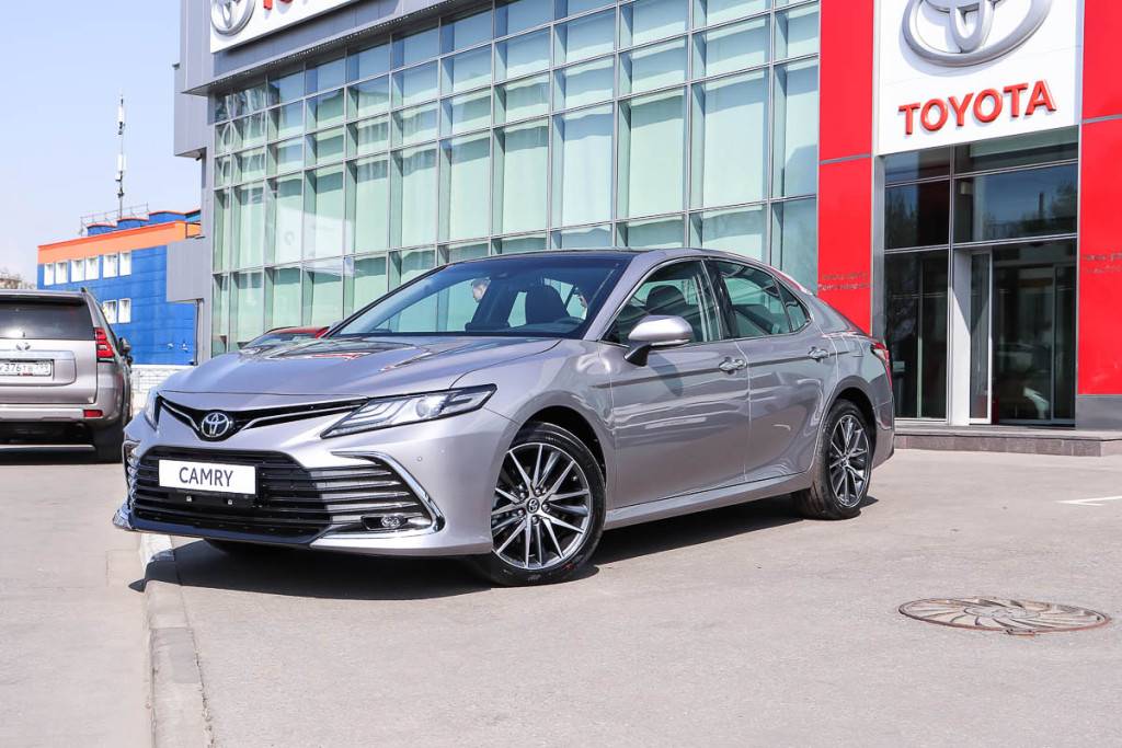 Toyota Camry Luxury Edition 2.0 CVT