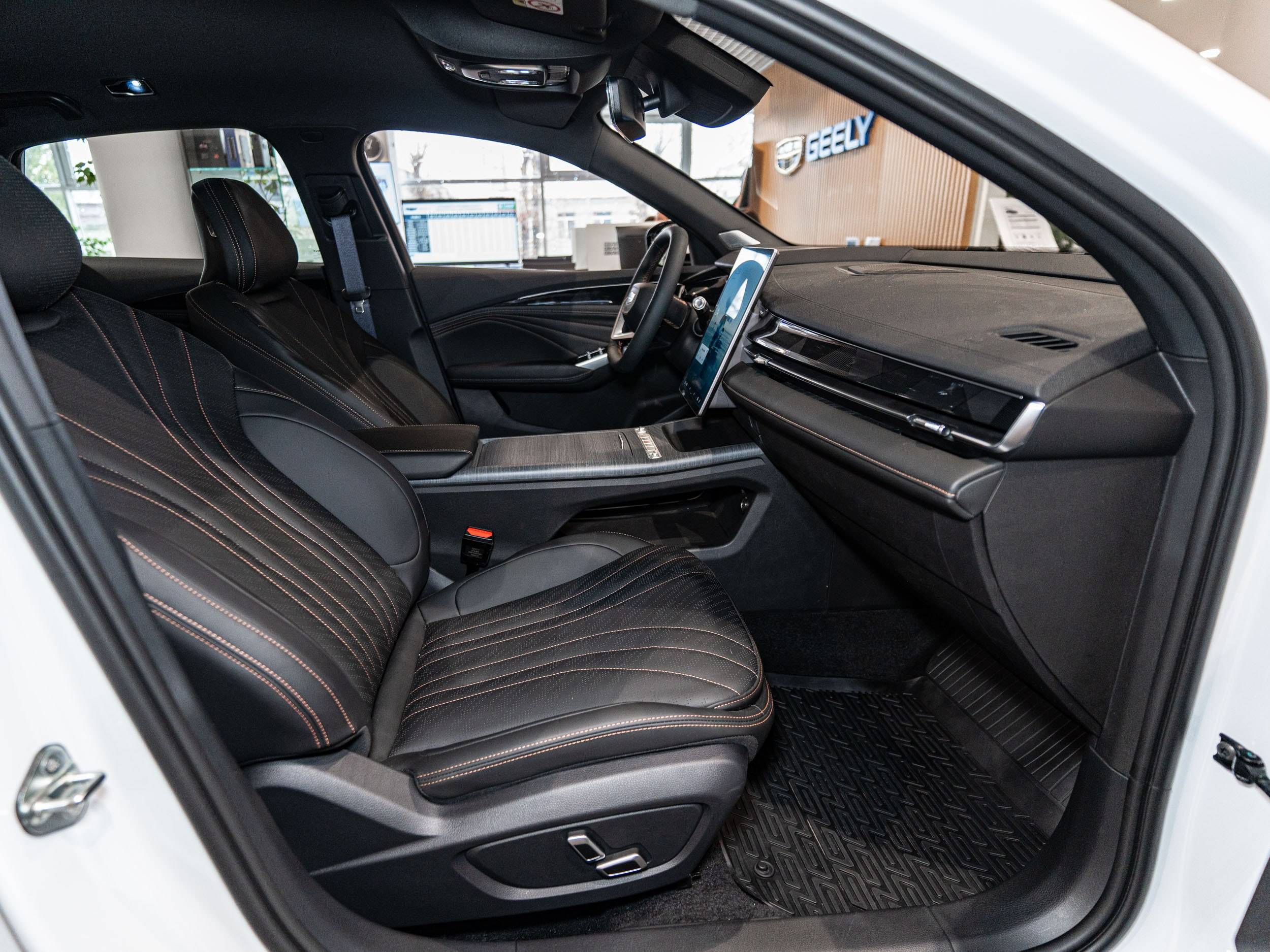 Geely Preface Flagship 2.0T 7DCT