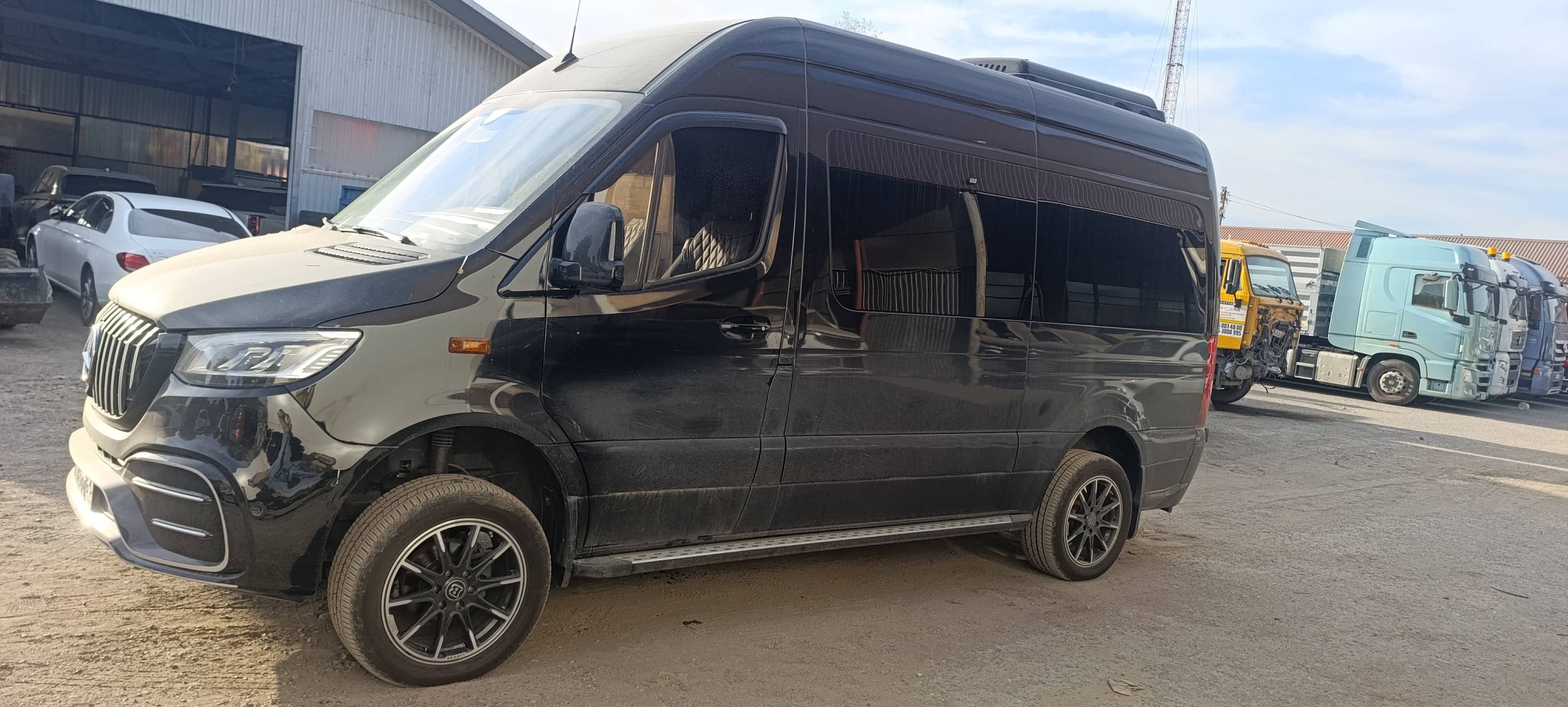 Mercedes-Benz Sprinter Лот 000004275