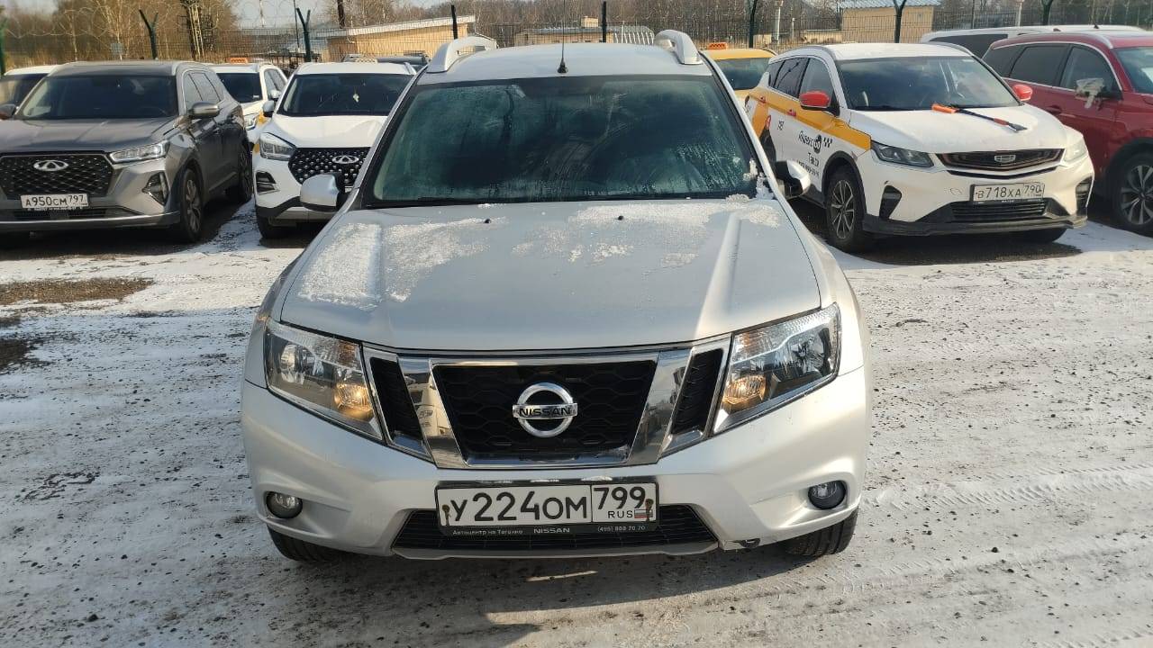 Nissan Terrano Лот 000006236