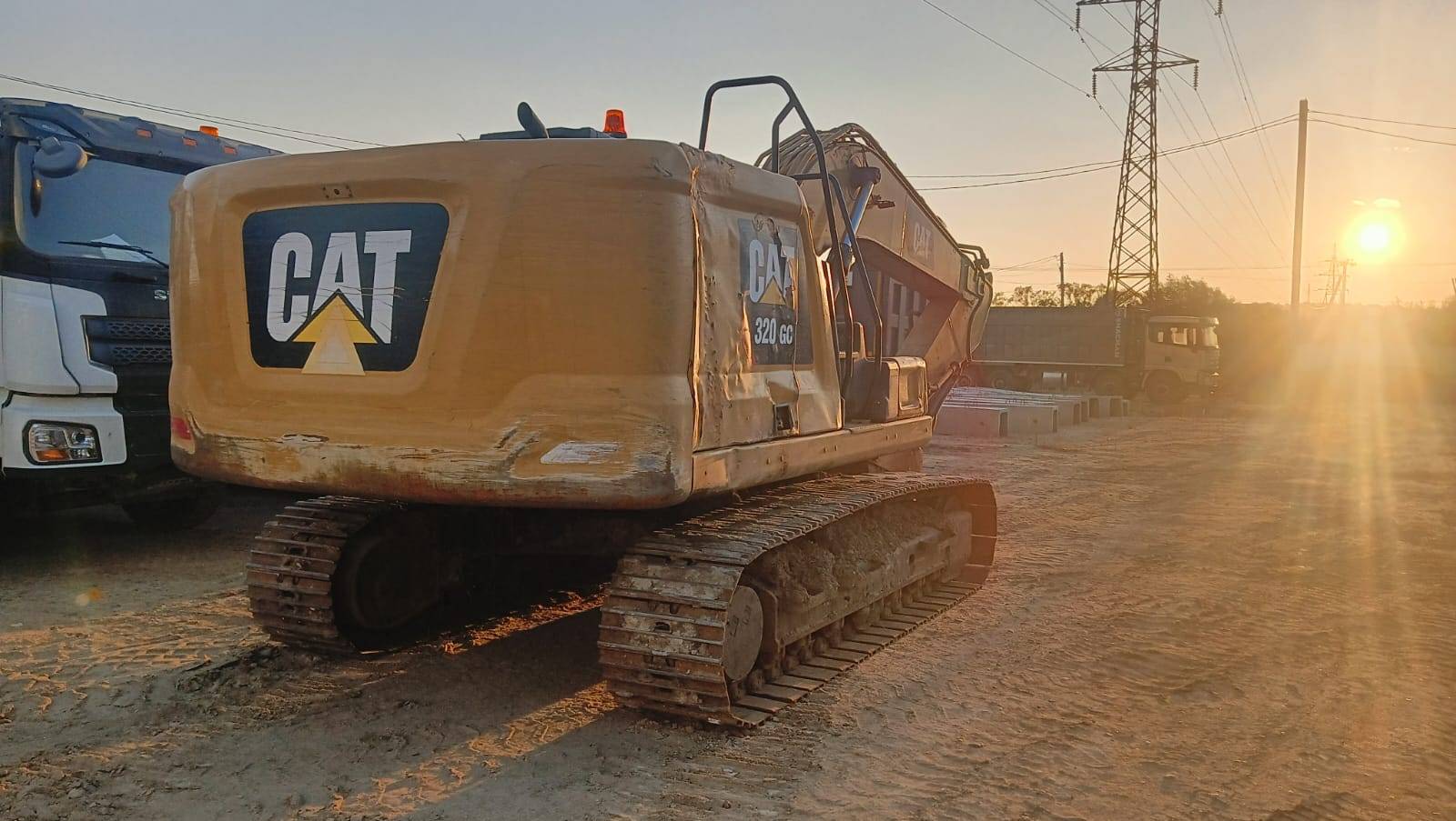 CATERPILLAR 320GC Лот 000003725