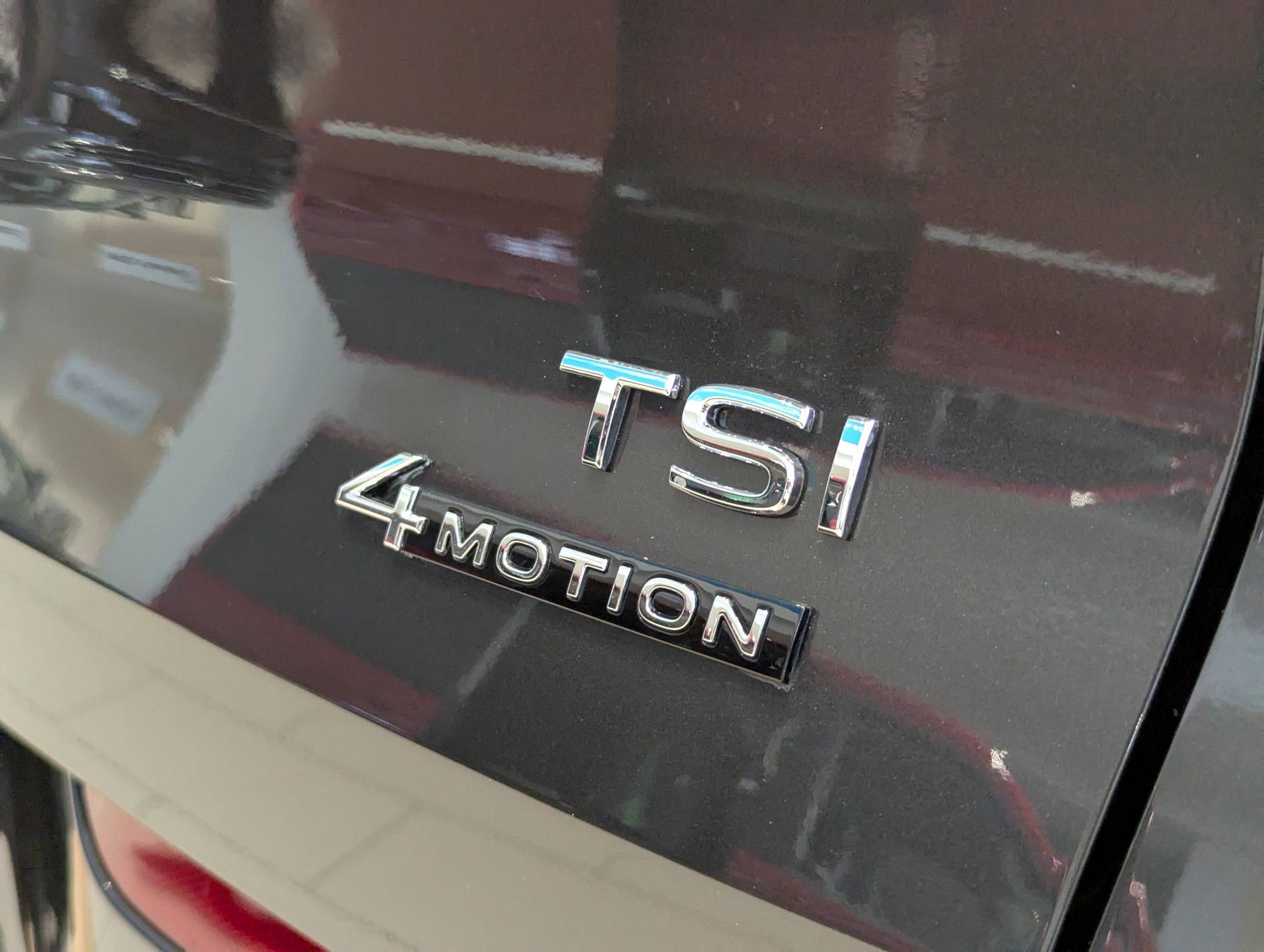 Volkswagen Tavendor R-Line Edition 380TSI 7AT 4Motion