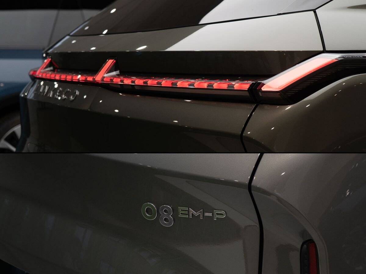 Lynk & Co 08 EM-P 220 4WD Perfomance Halo