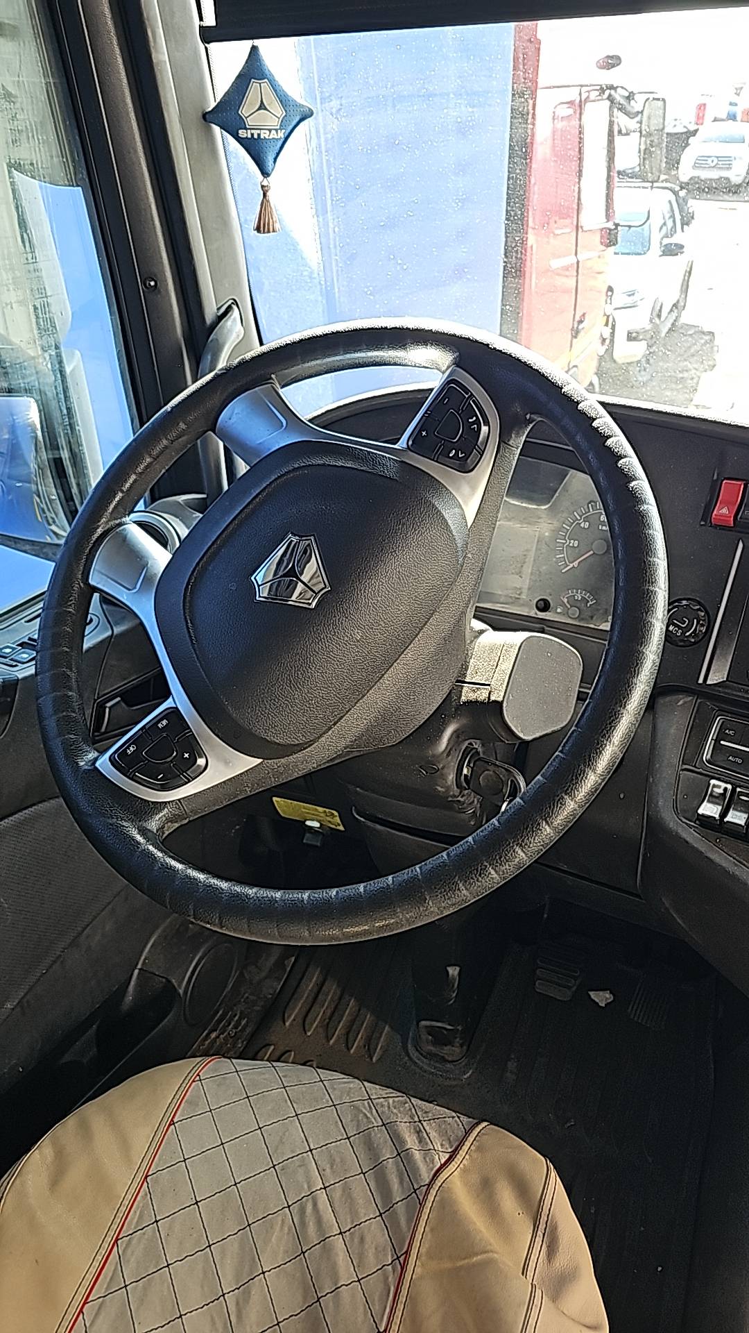 Sitrak С7Н 6×4 ZZ4256V364HE Лот 000008120
