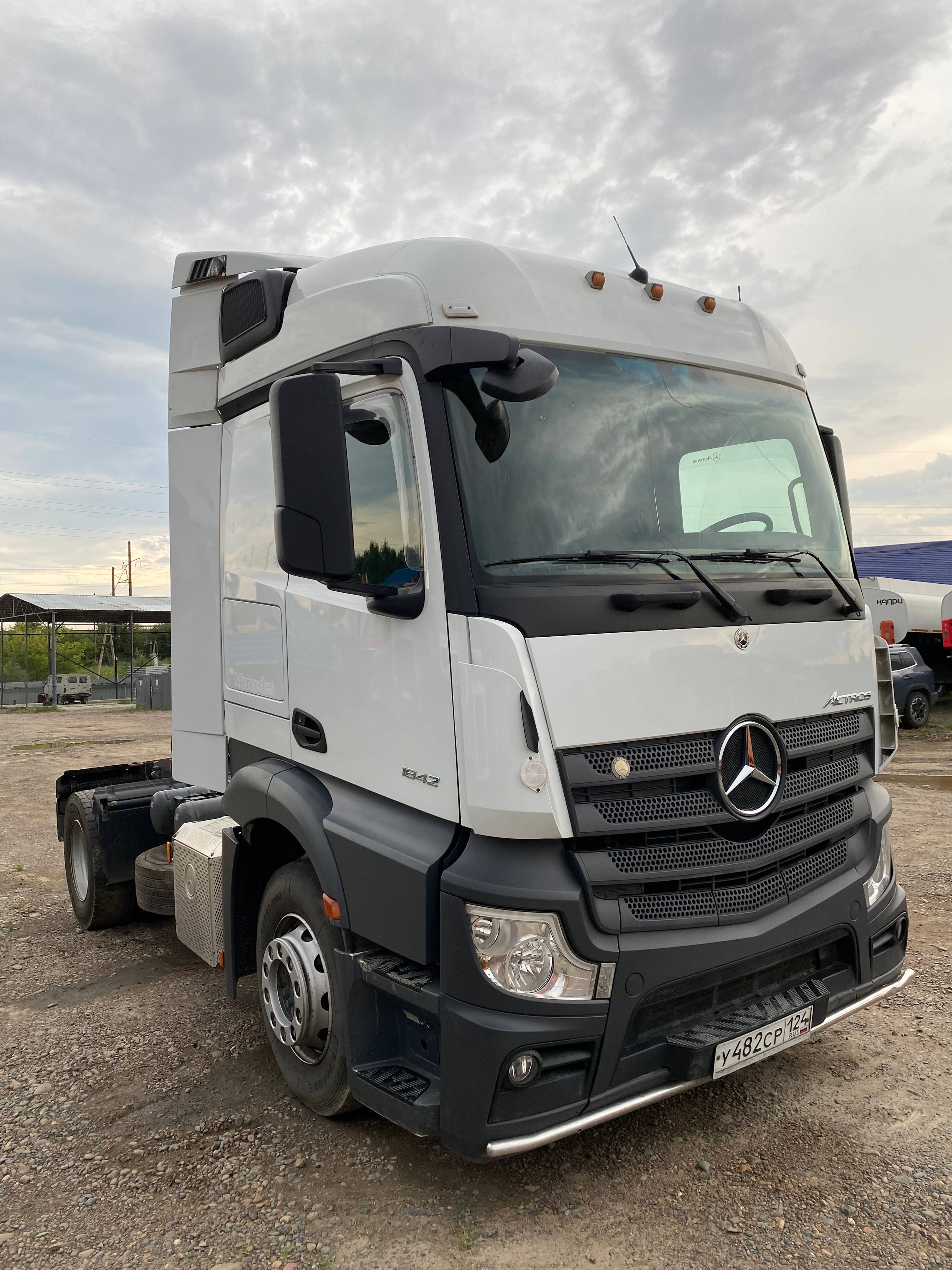 Mercedes-Benz Actros 5 1842 LS 4x2 (StreamSpace) Лот 000003195