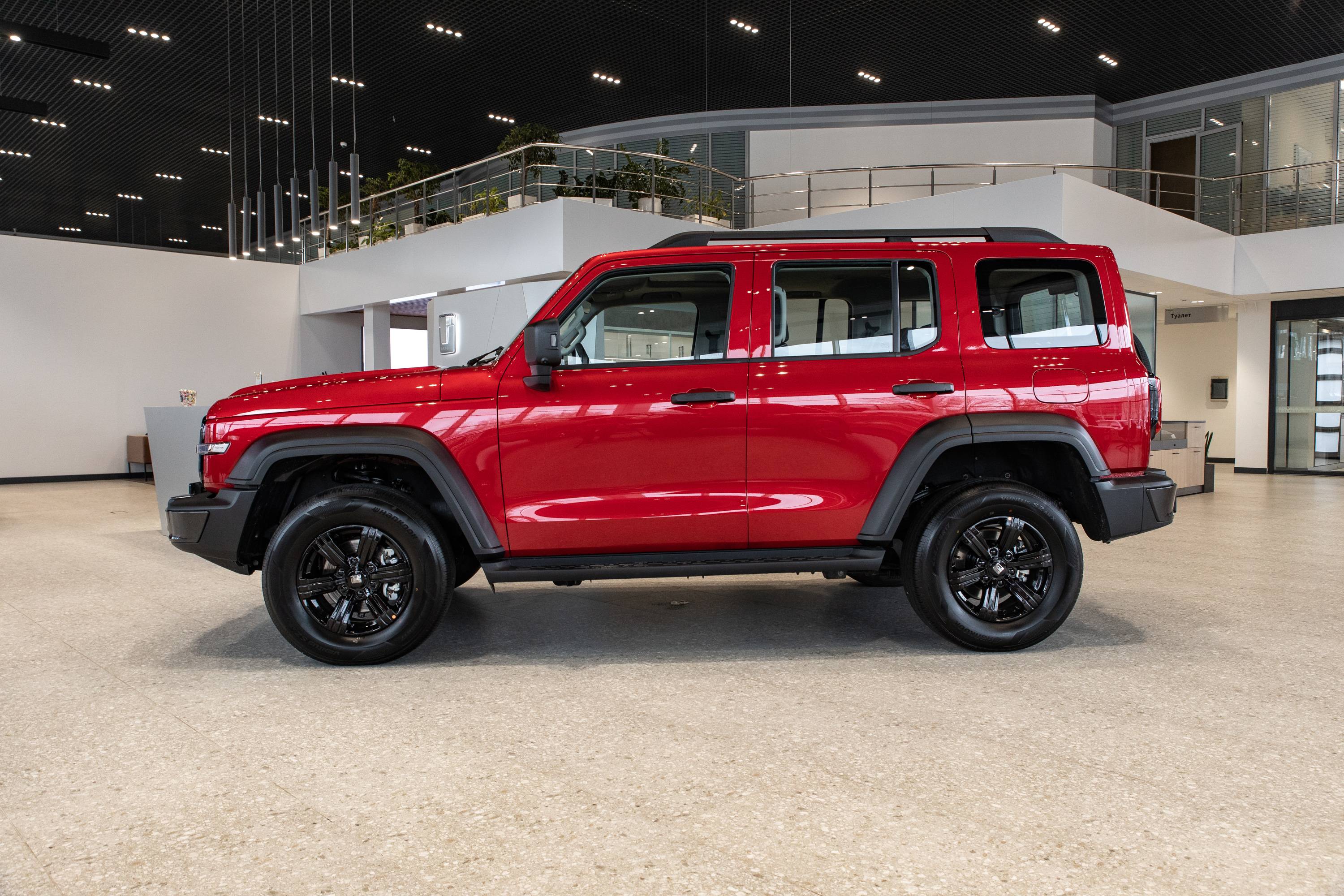 Tank 300 City Adventure 2.0 8AT 4WD