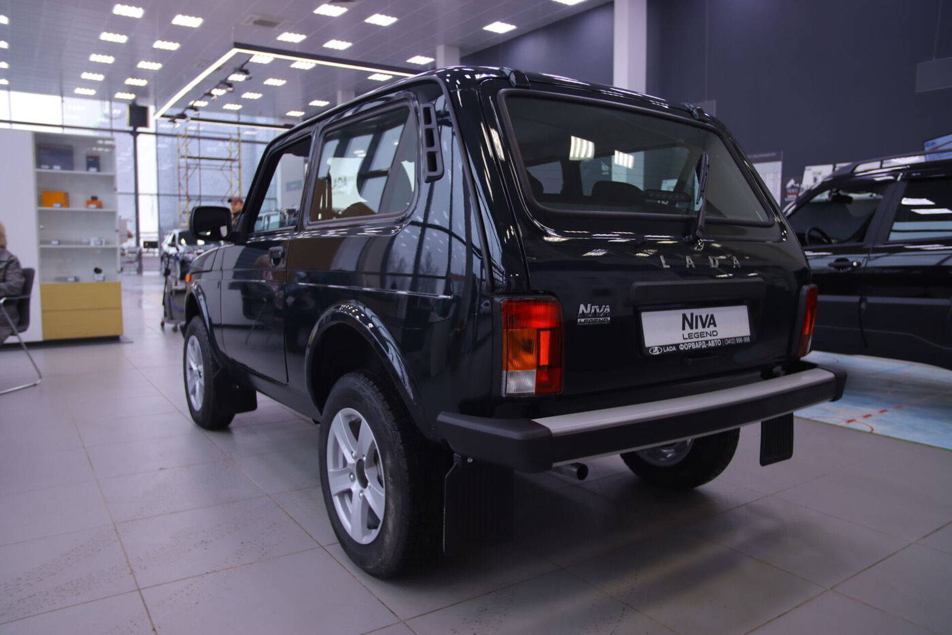 Lada Niva Legend 3 дв Luxe 24 1.7 5MT  