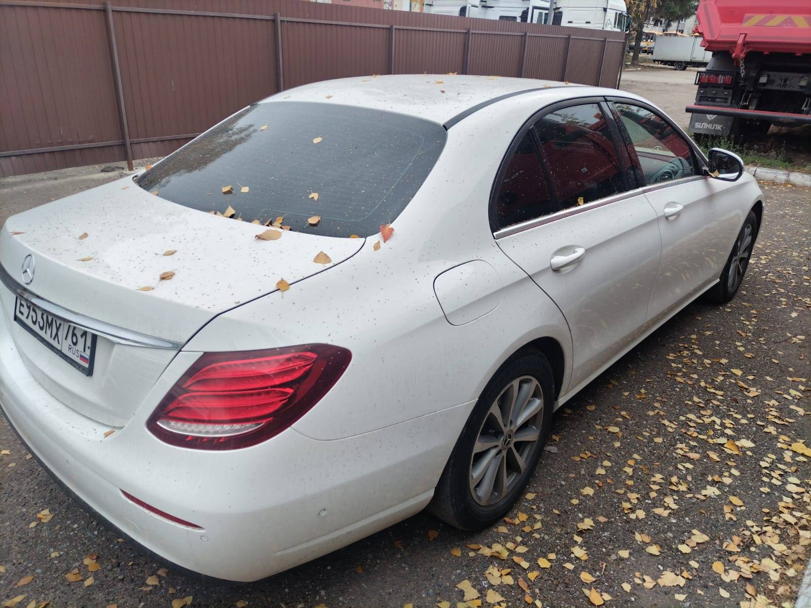 Mercedes-Benz E седан Лот 000004980