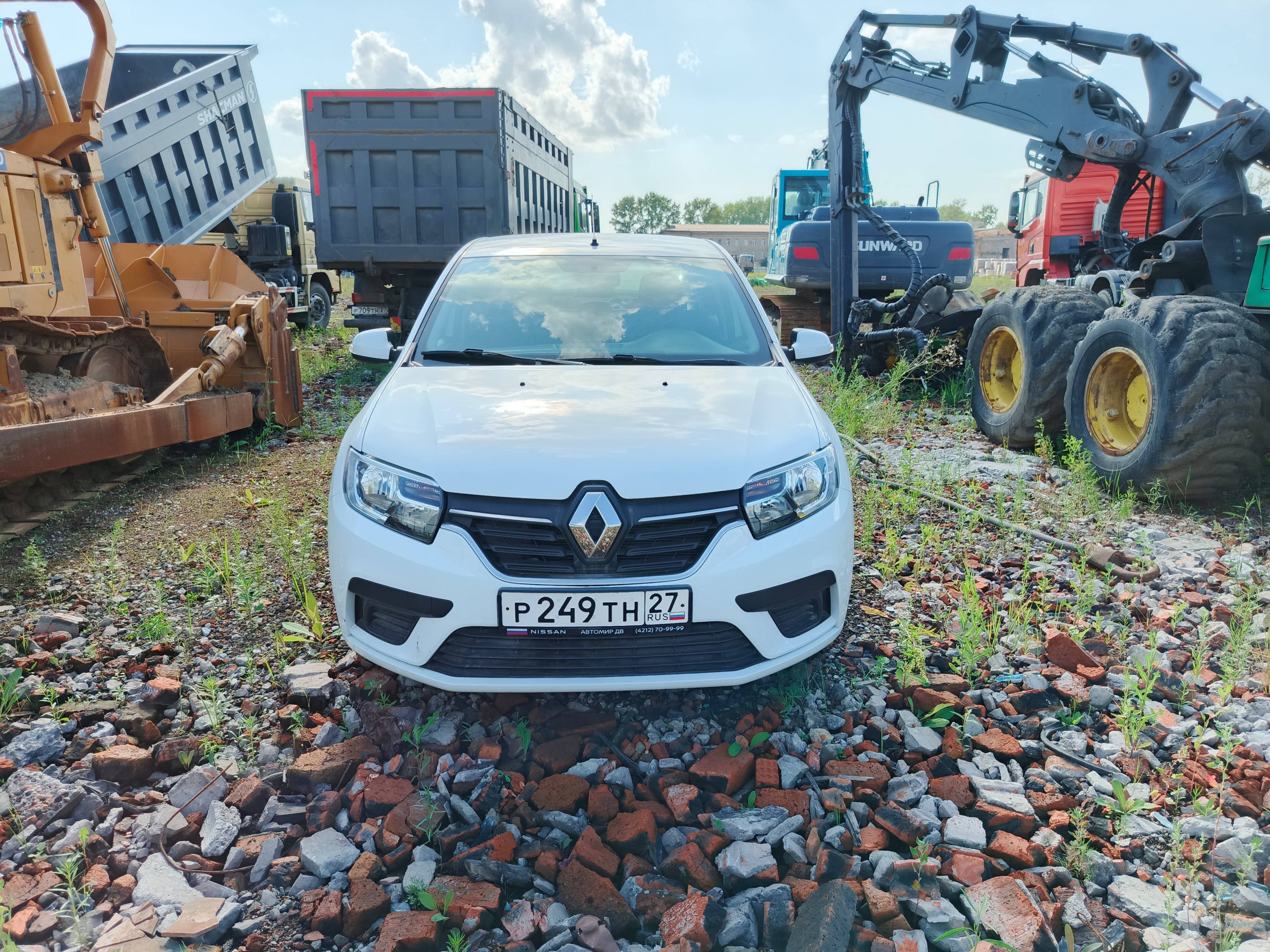 Renault Logan II Лот 000001578