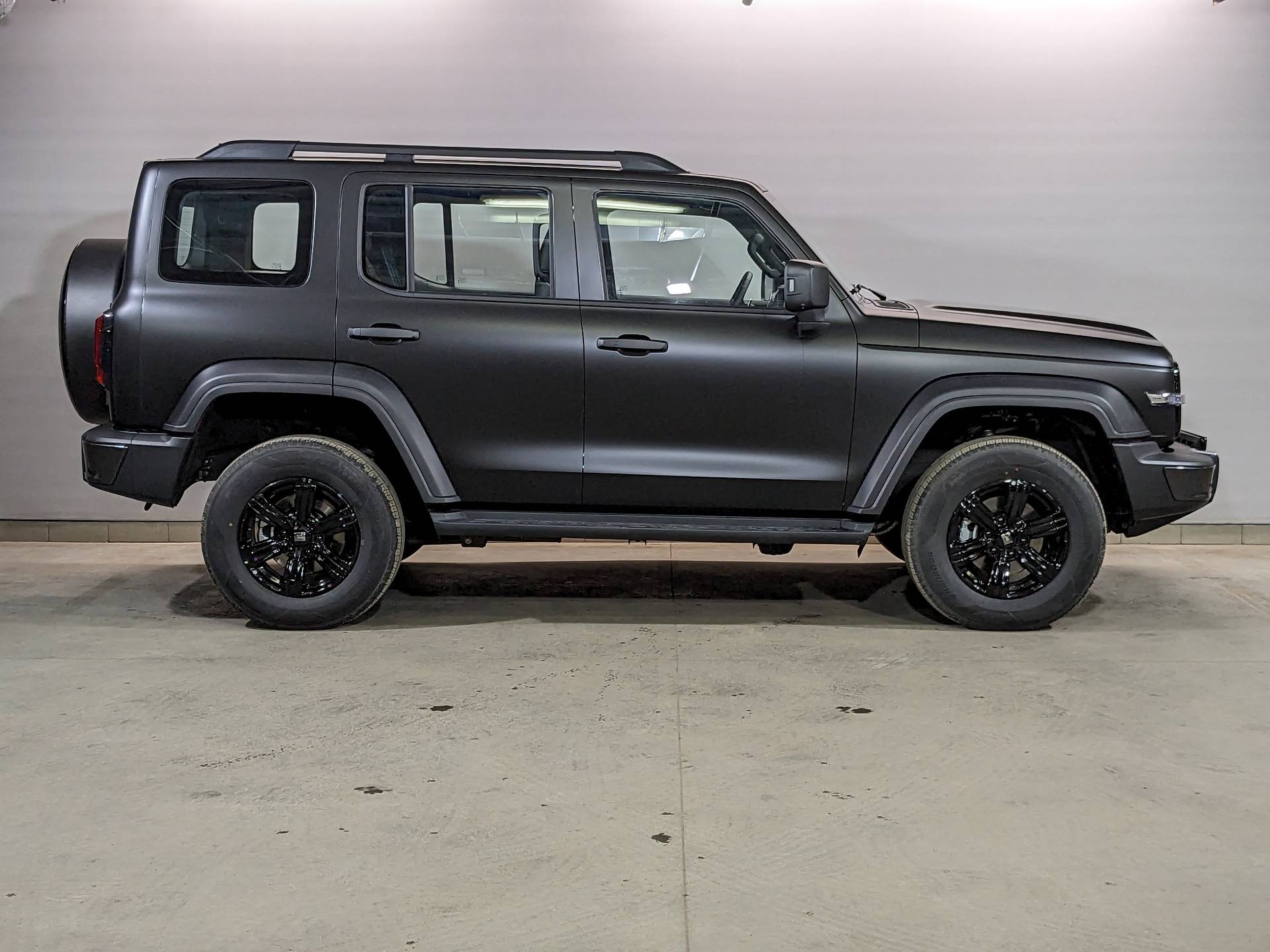 Tank 300 City Adventure 2.0 8AT 4WD