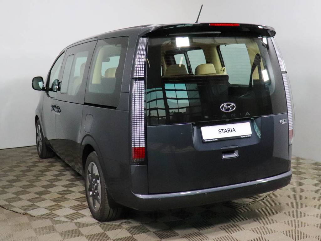 Hyundai Staria Premium 2.2 CRDi 8AT 4WD