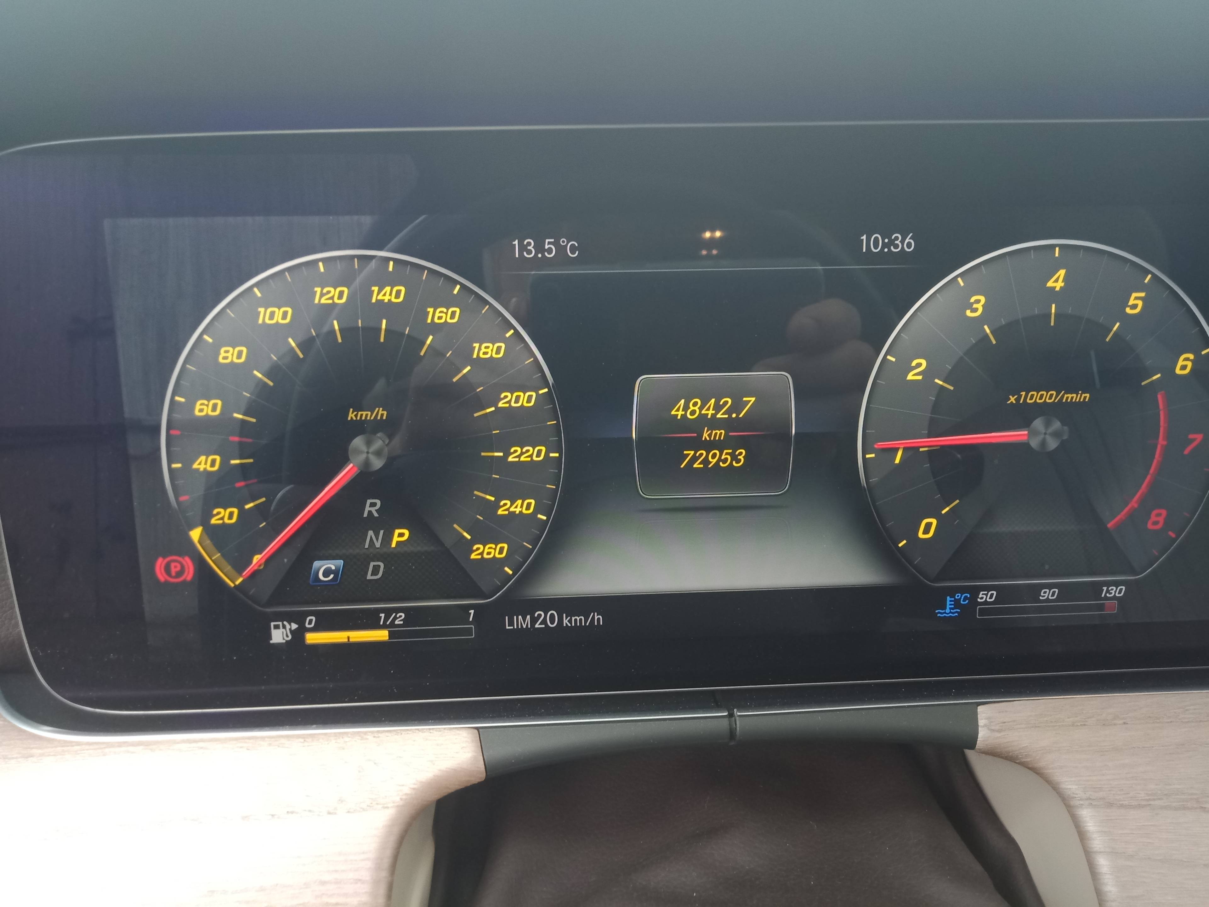 Mercedes-Benz E купе Лот 000008263