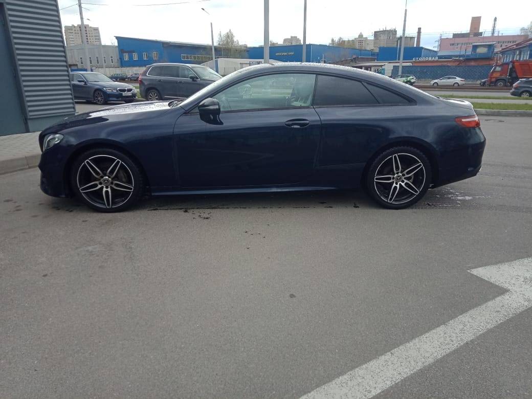 Mercedes-Benz E купе Лот 000008263