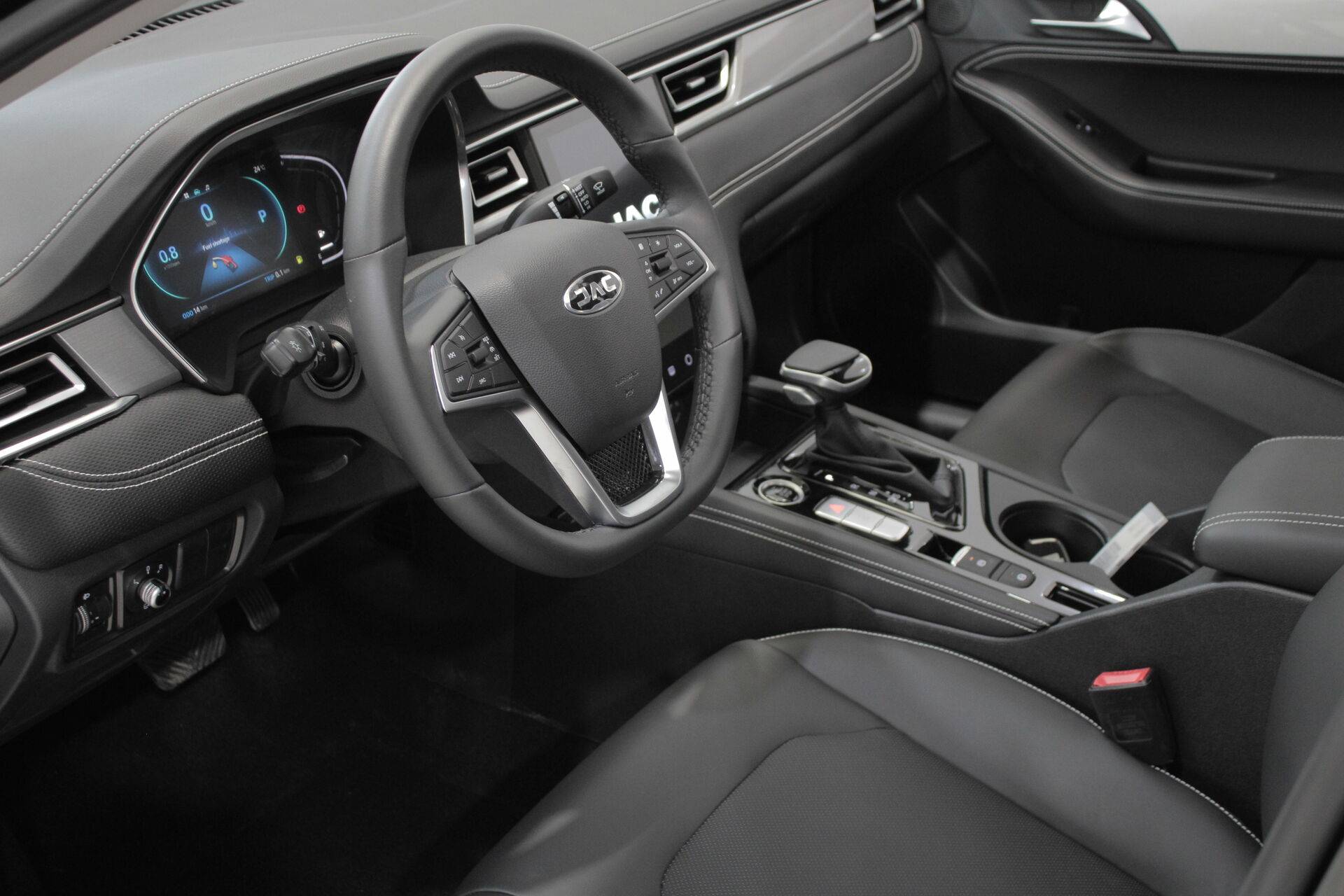 JAC J7 1.5 T CVT luxury