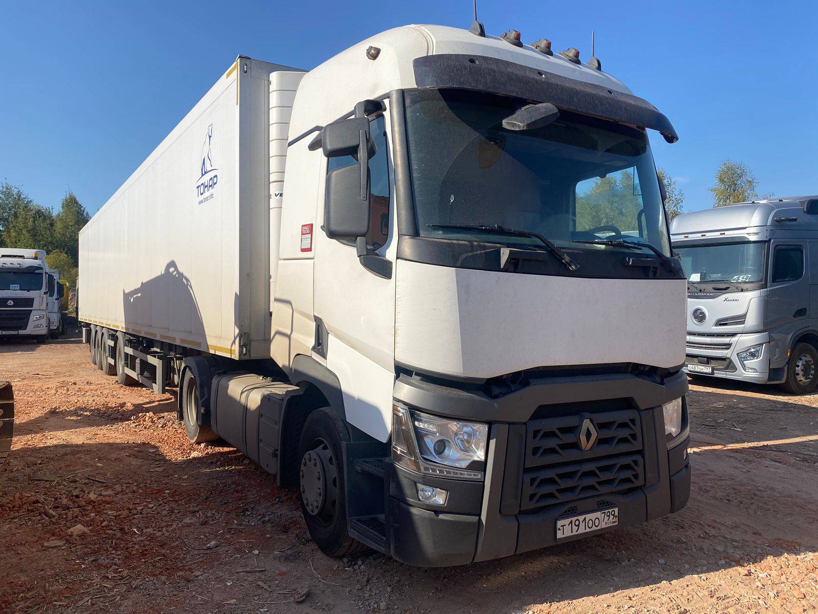 Renault T 440 4x2 (High Sleeper Cab) Лот 000003930