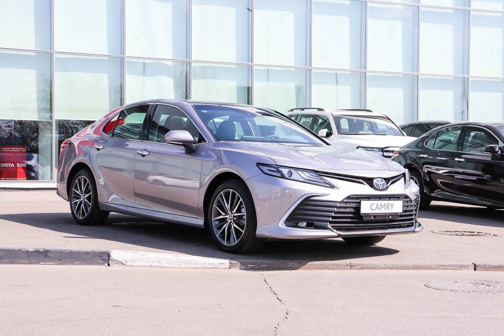 Toyota Camry Luxury Edition 2.0 CVT