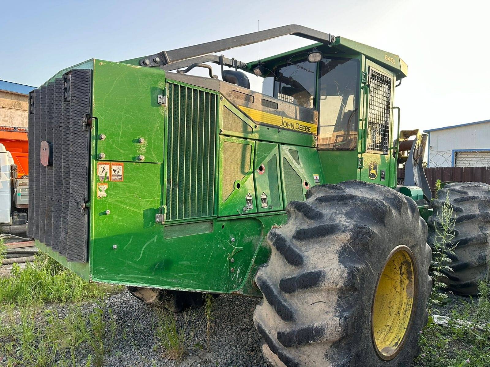 John Deere 640L Скиддер (трелевочный трактор)