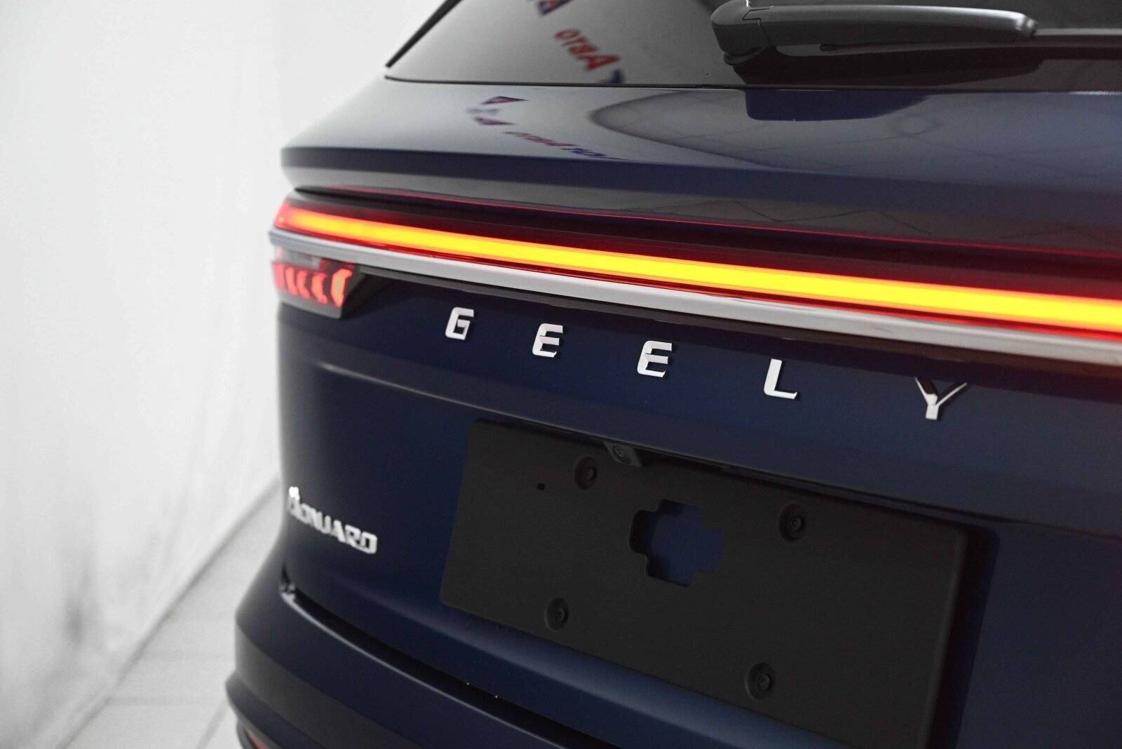 Geely Monjaro Luxury 2.0T (238 hp) 8AT 4WD