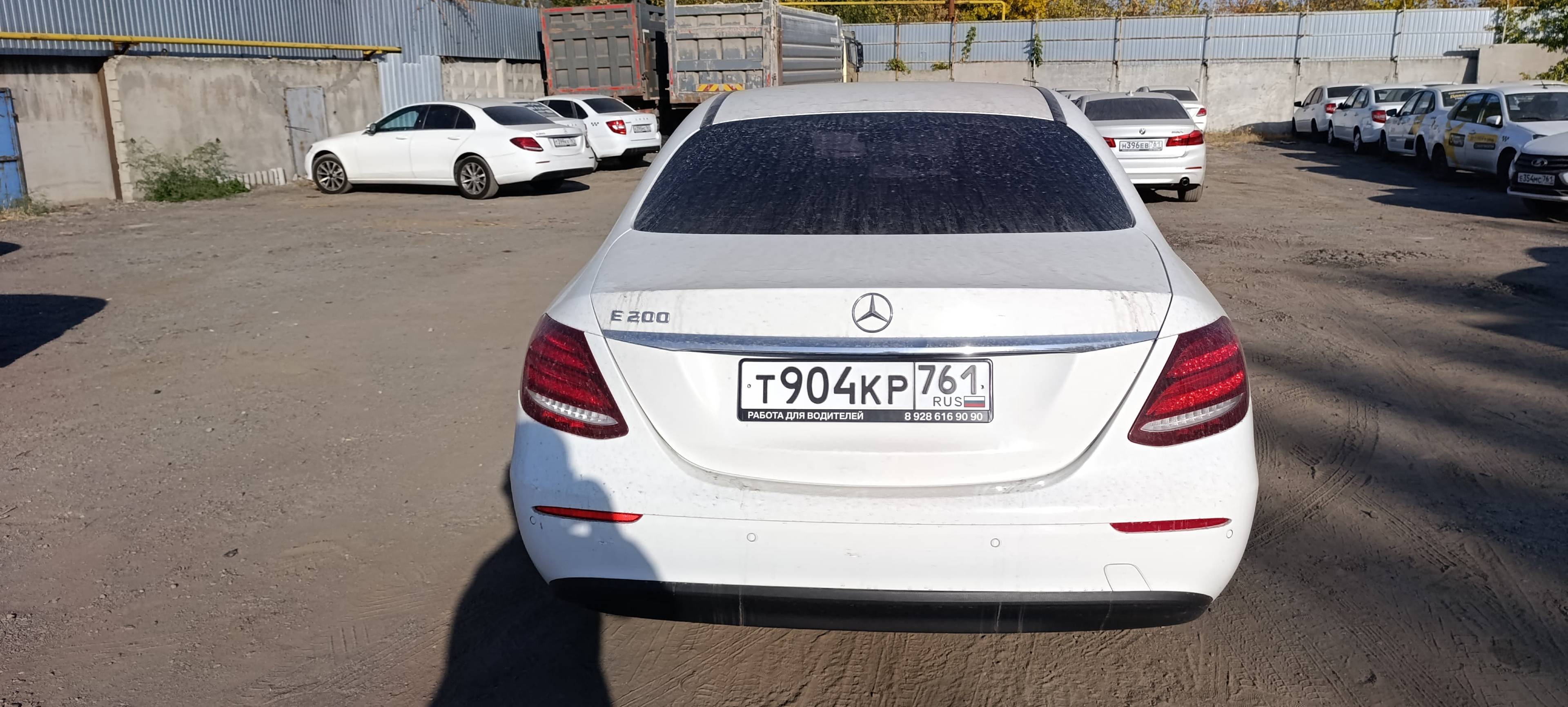 Mercedes-Benz E седан Лот 000004491