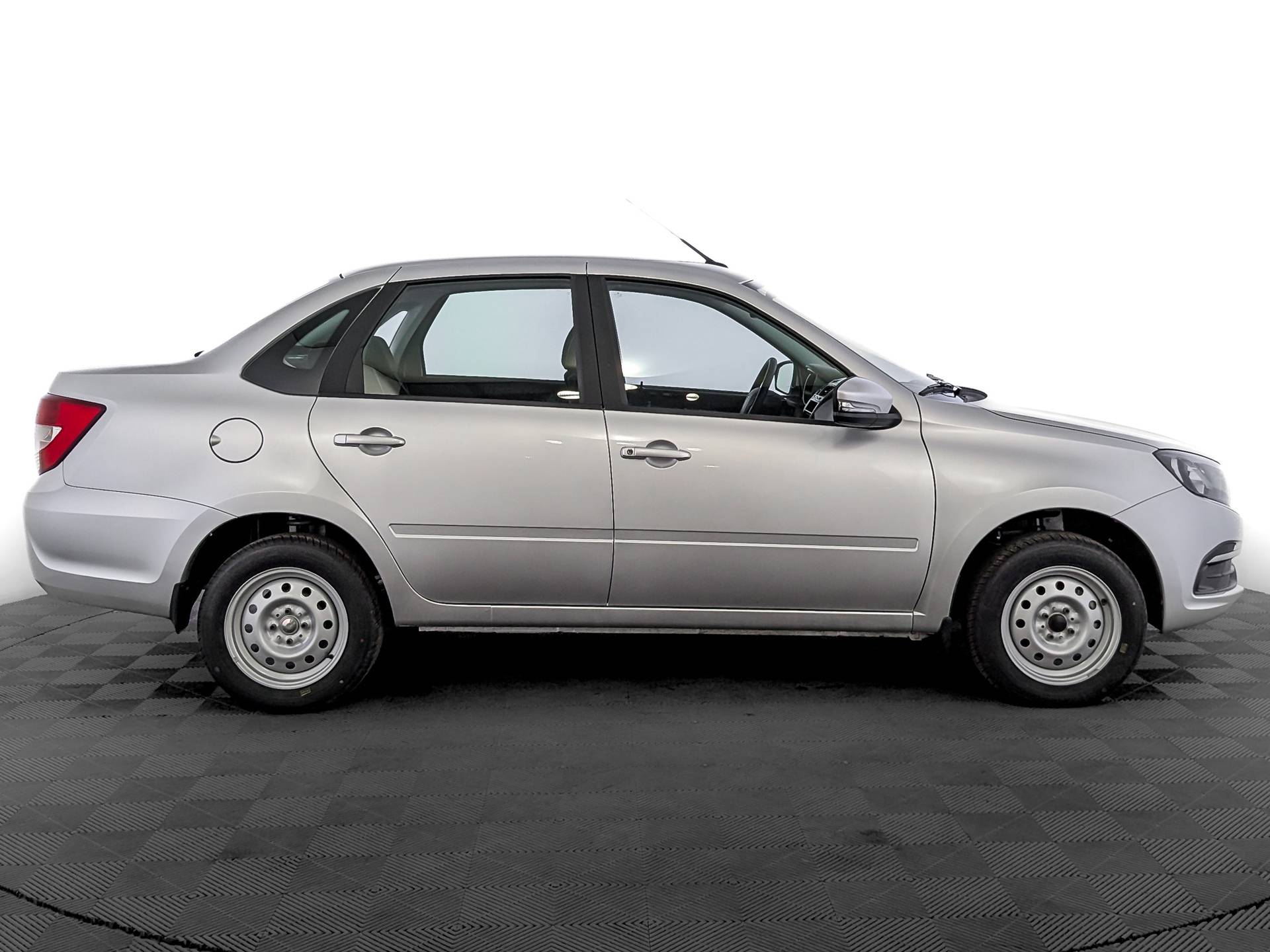 Lada Granta седан Classic 24 Кондиционер 1.6 90hp 5MT