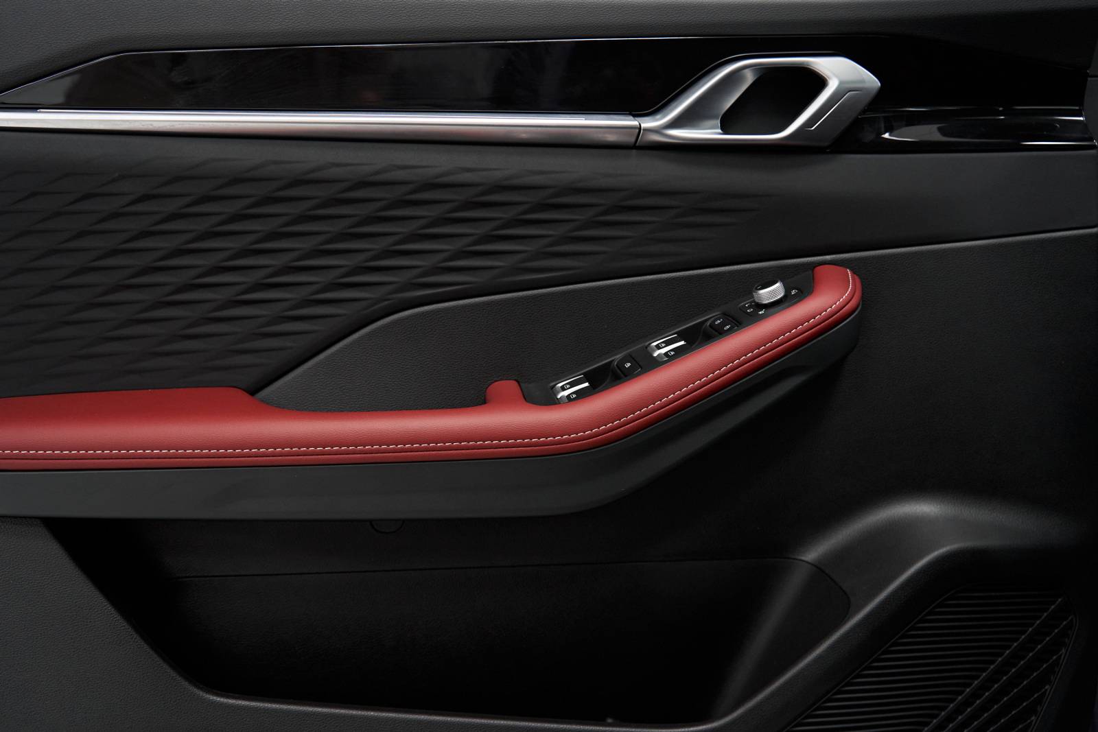 Geely Coolray Luxury 1.5T 7DCT
