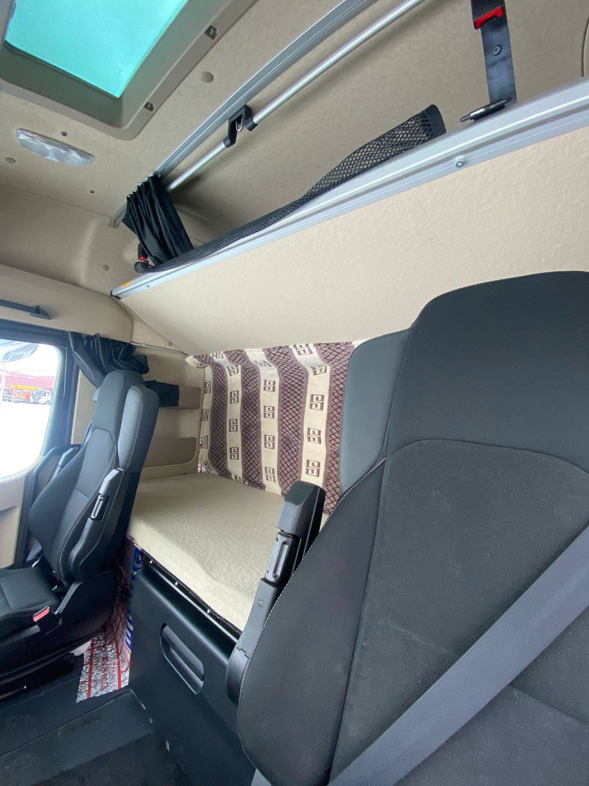 Mercedes-Benz Actros 1848 LS Лот 000008155