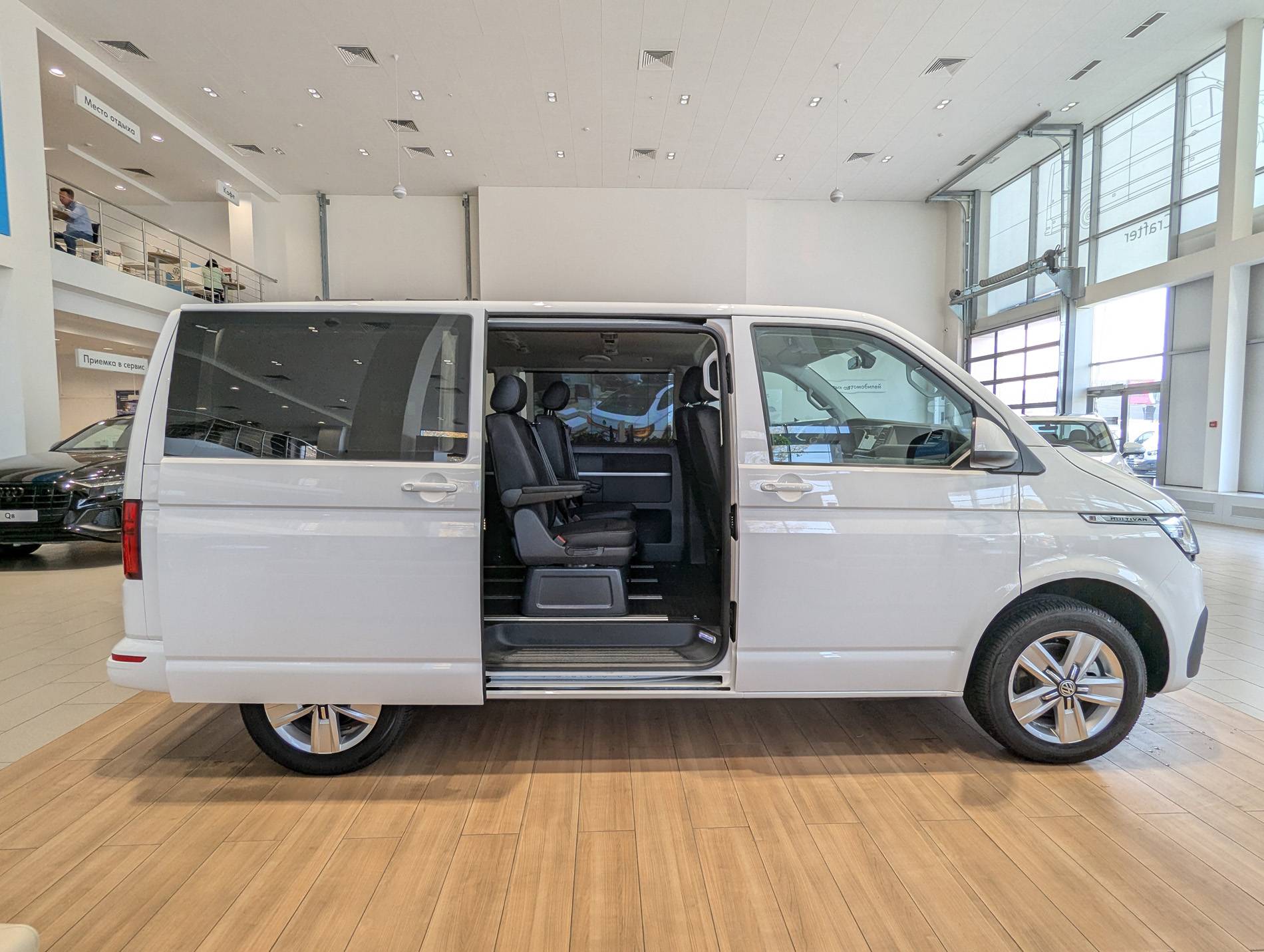 Volkswagen Multivan Trendline 2.0 TDI 150hp 7DSG 4Motion Короткая база