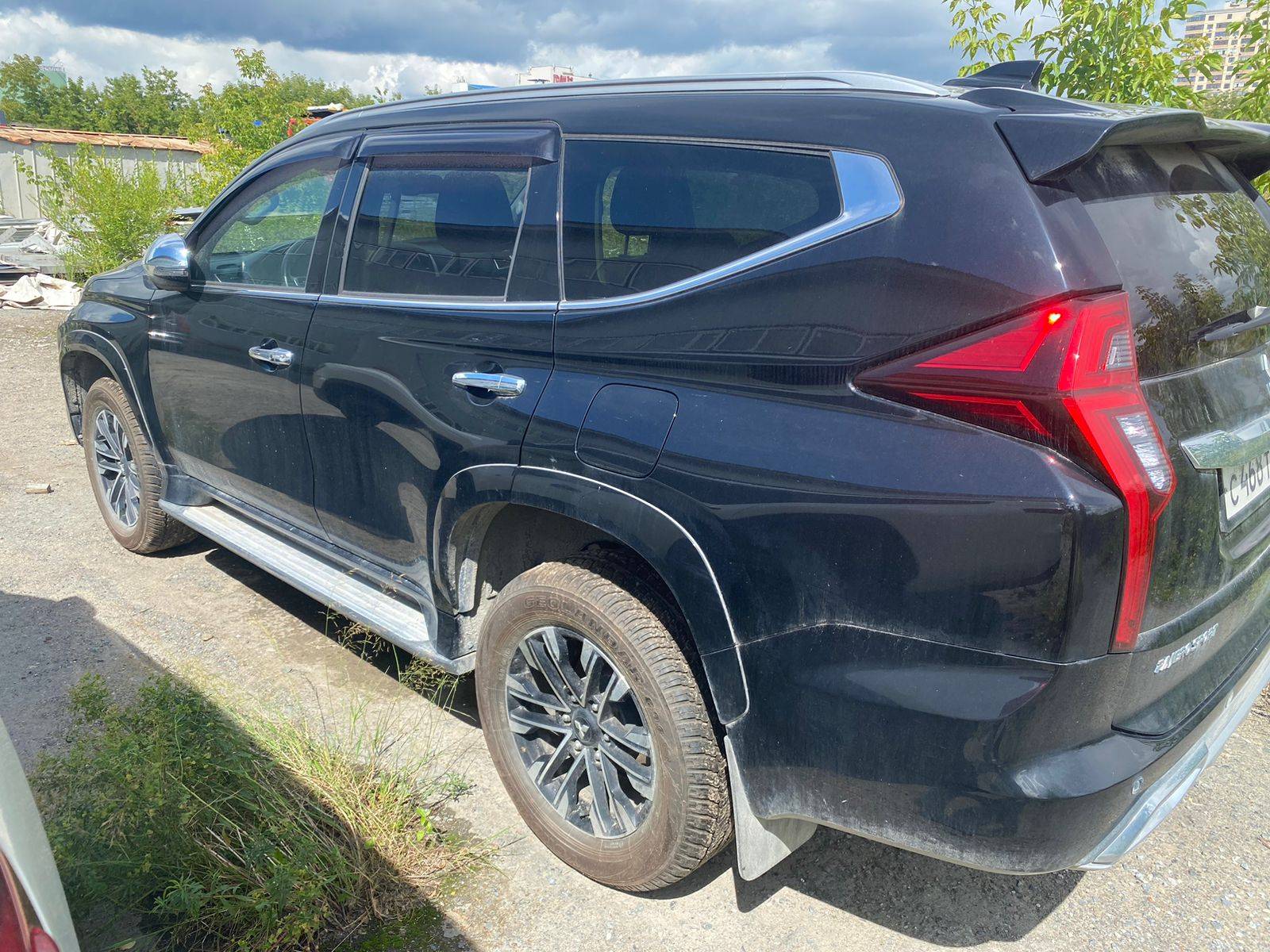 Mitsubishi Pajero Sport Лот 000002699