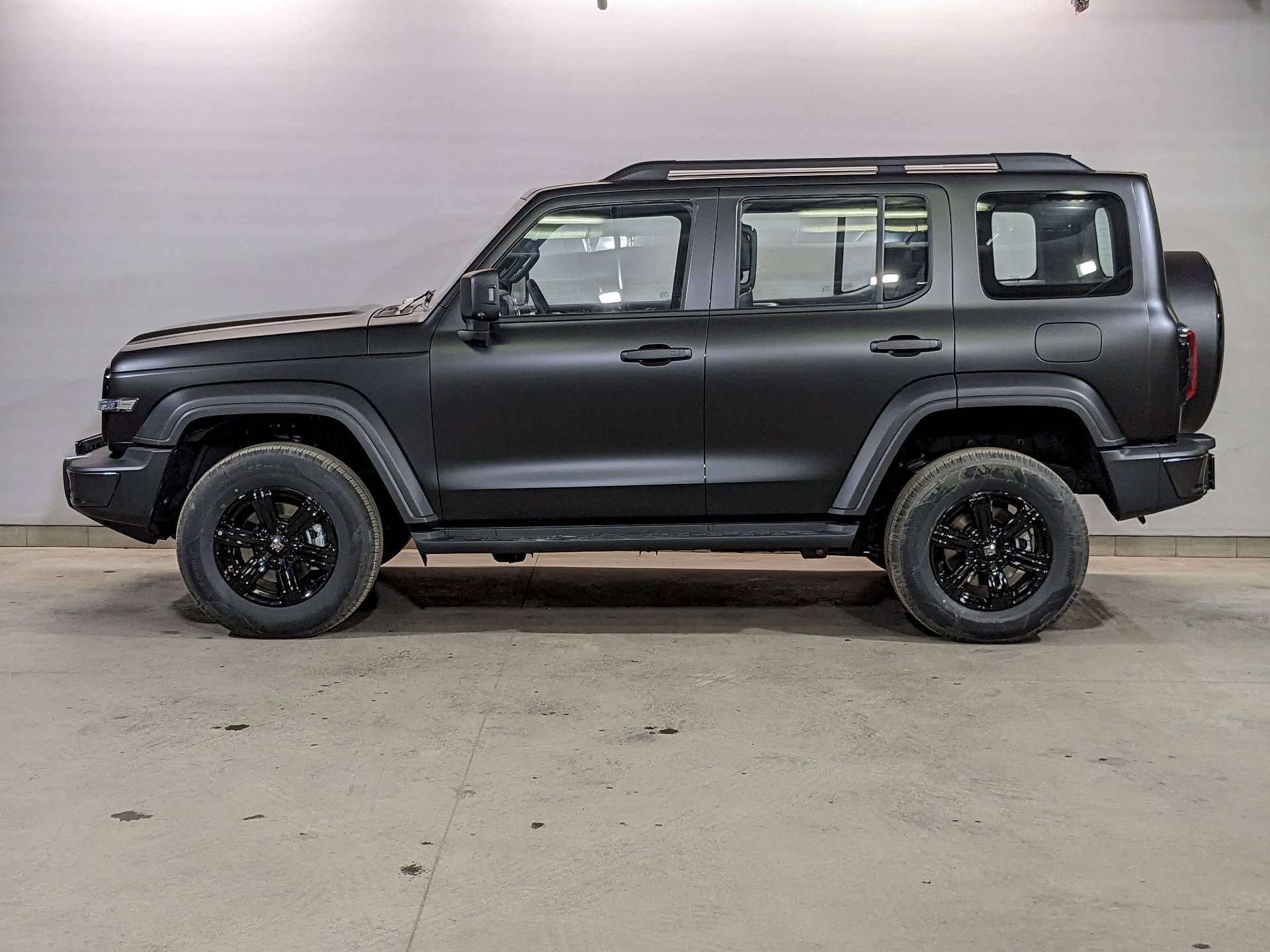 Tank 300 City Adventure 2.0 8AT 4WD