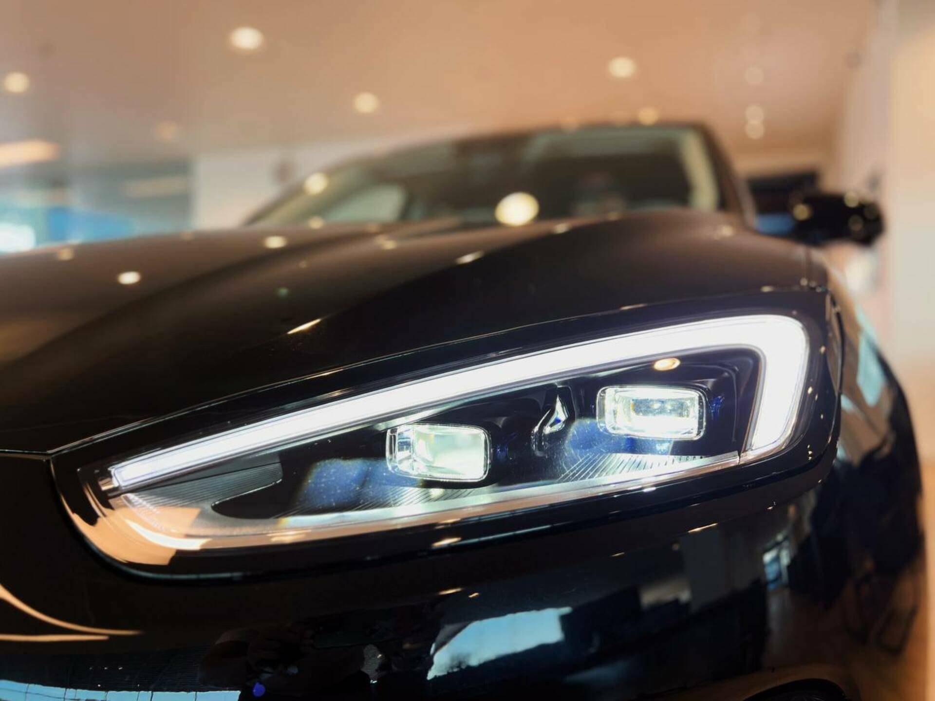 Seres M5 Premium 1.5hyb AT 4WD