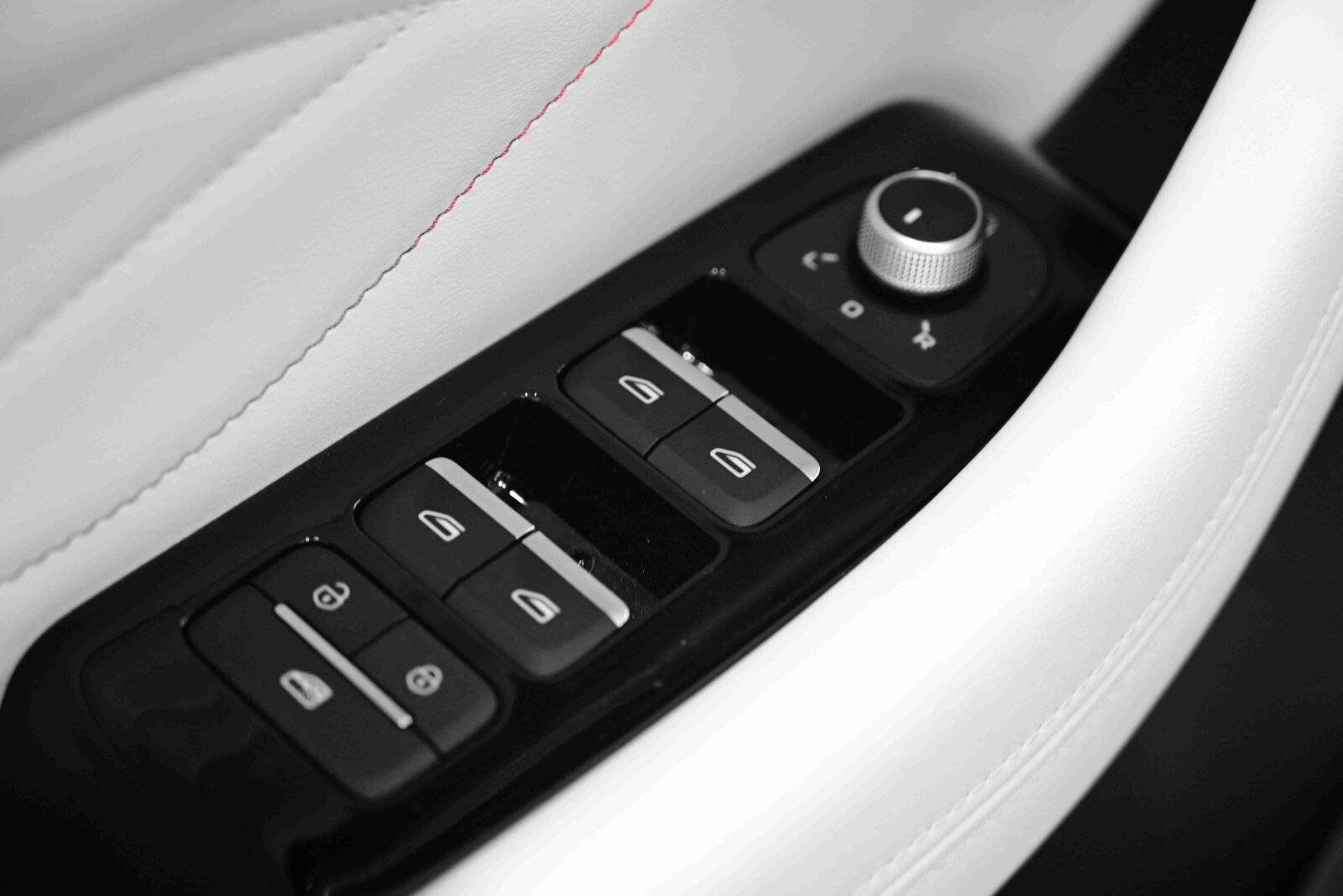 Geely Monjaro Flagship 2.0T (238 hp) 8AT 4WD