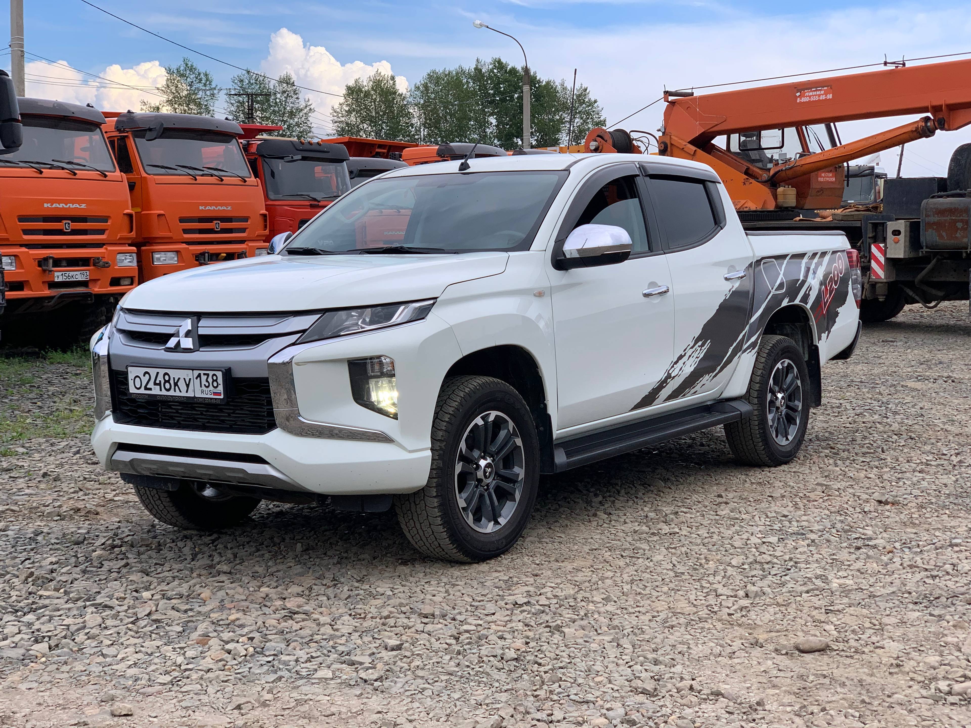 Mitsubishi L200 Лот 000003005