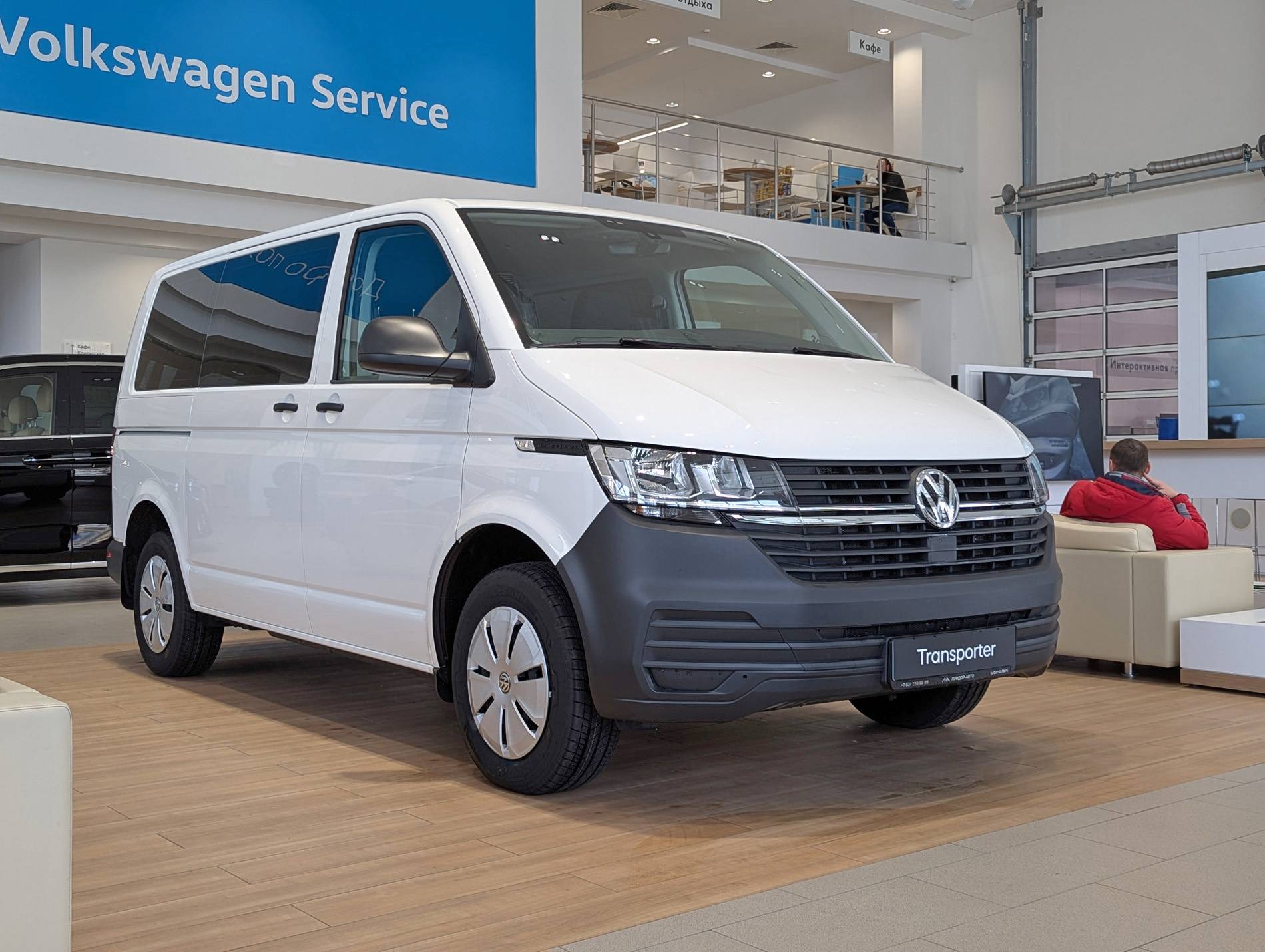 Volkswagen Transporter Kombi 2.0 TDI 150hp 6MT Короткая база