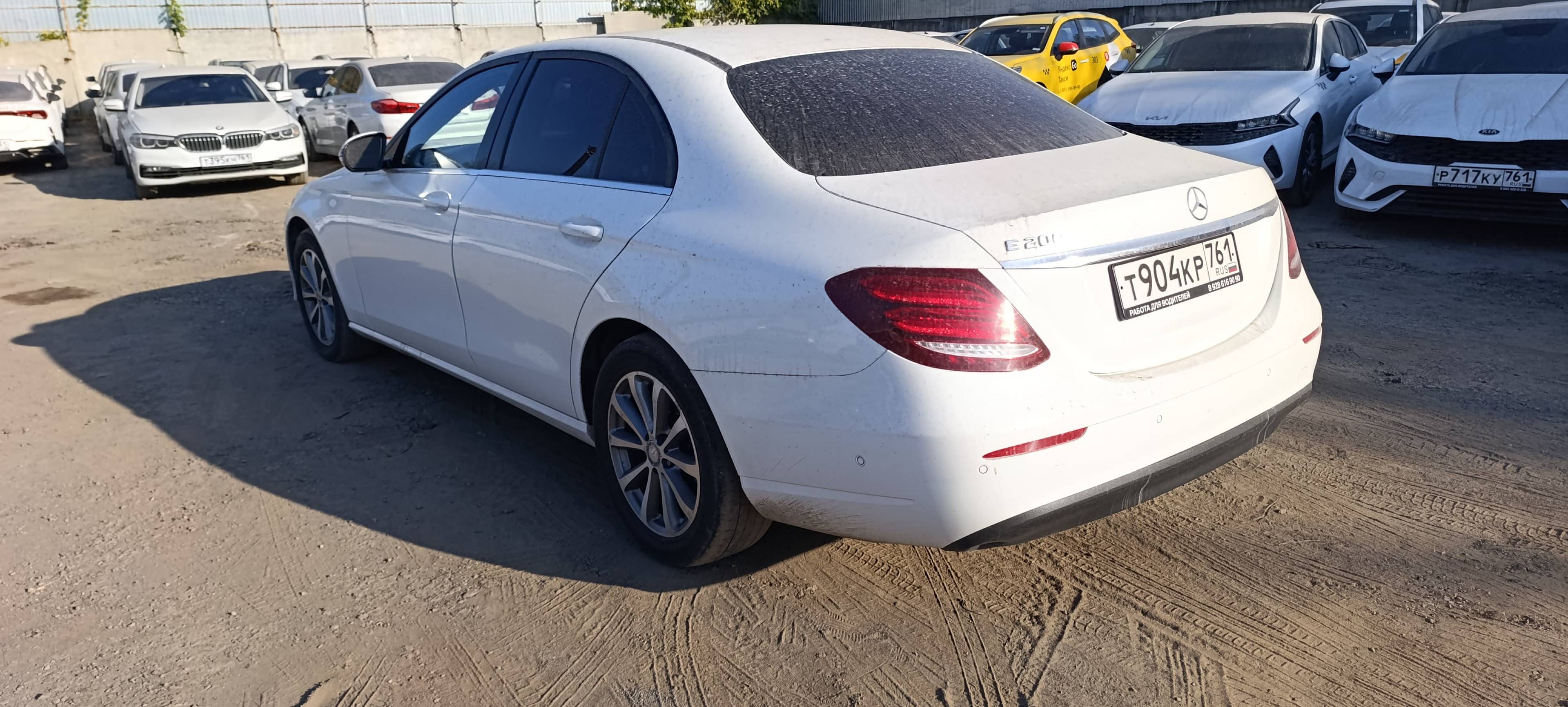 Mercedes-Benz E седан Лот 000004491