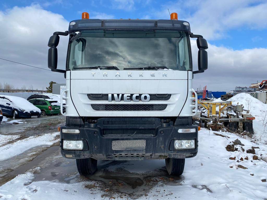 IVECO Trakker AD380T41 Лот 000000048