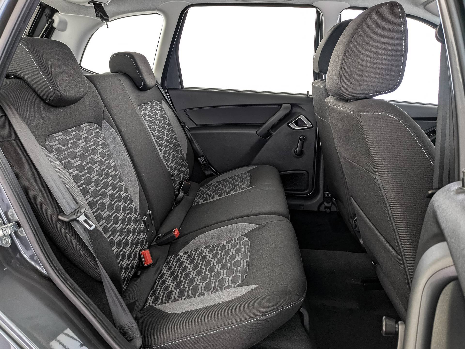 Lada Granta Cross Comfort 24 1.6 106hp 5MT