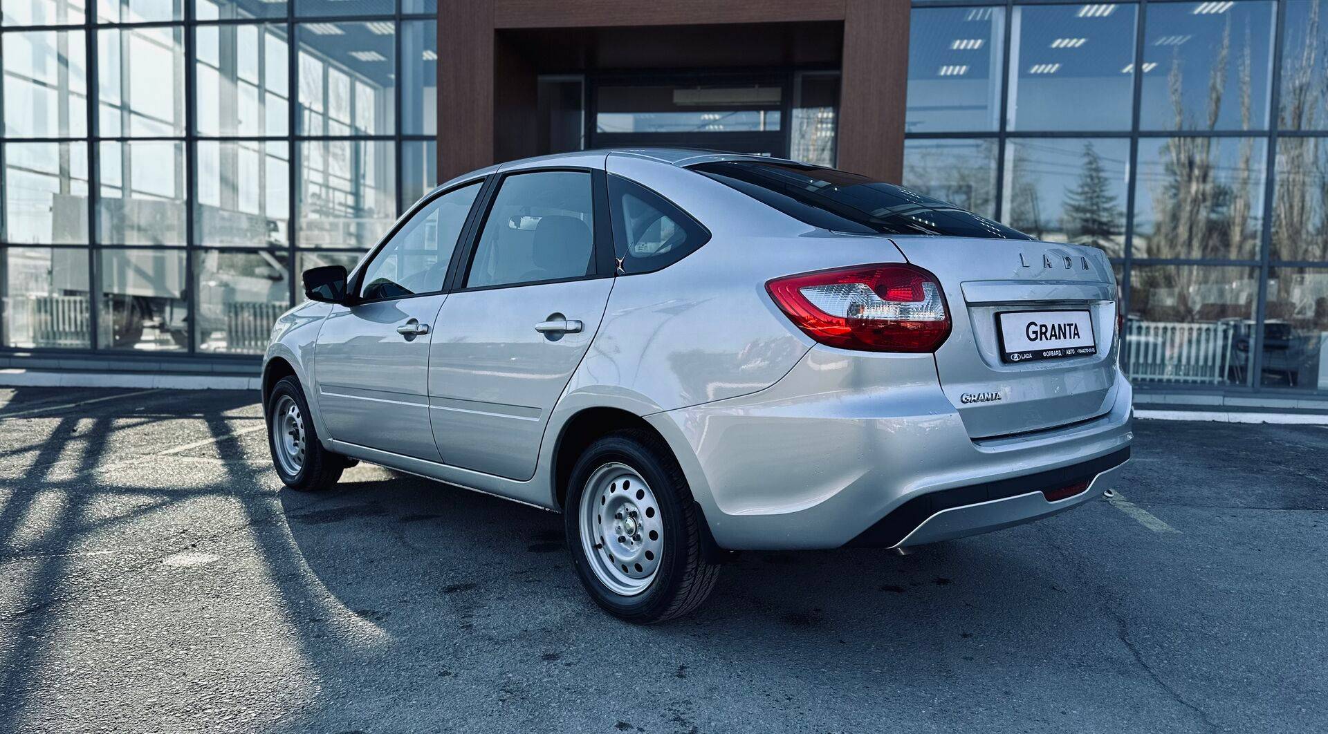 Lada Granta седан Comfort 24 1.6 106hp 5MT