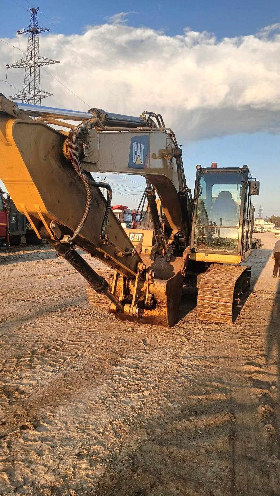 CATERPILLAR 320GC