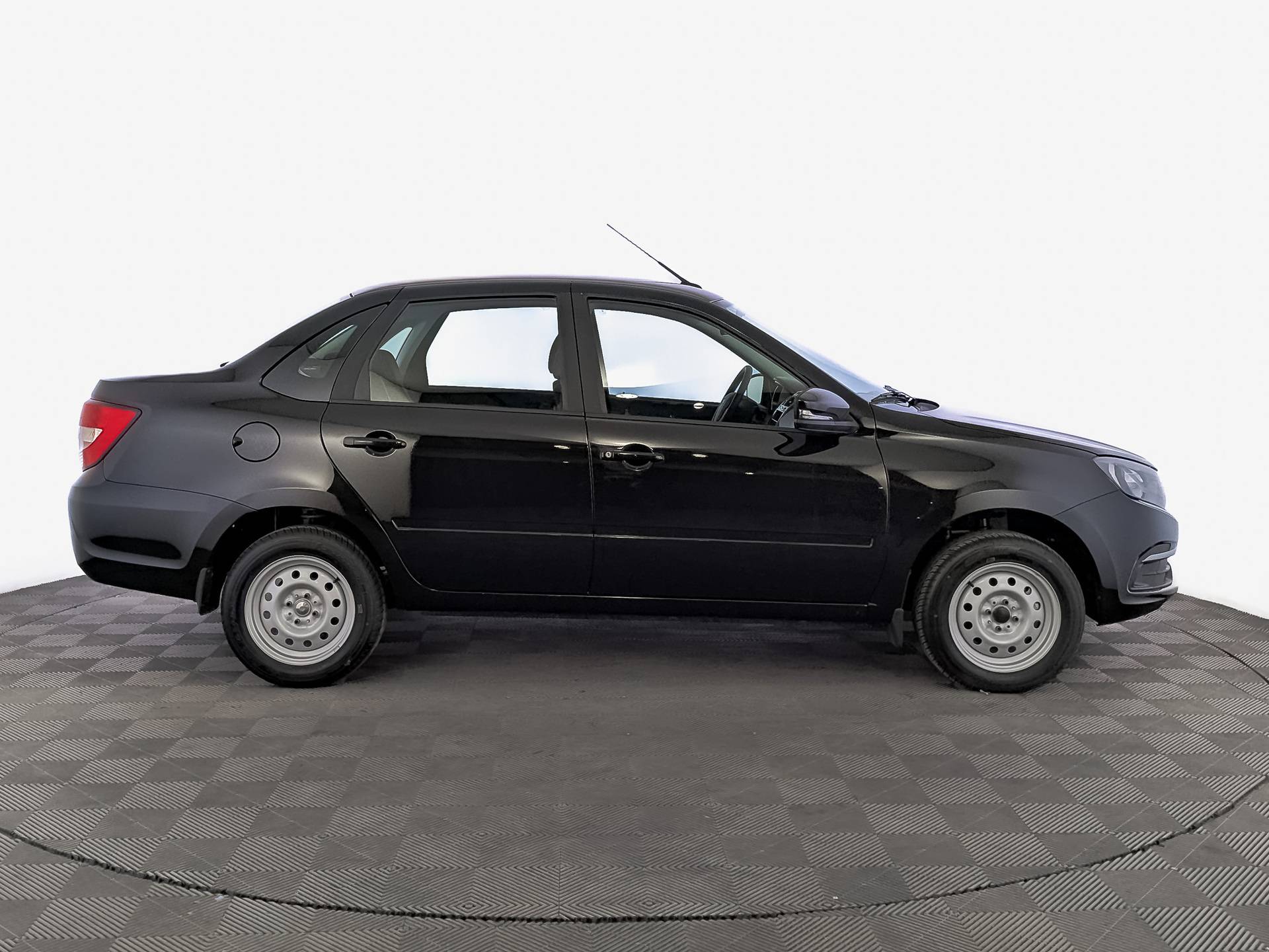 Lada Granta седан Classic 24 Кондиционер 1.6 90hp 5MT