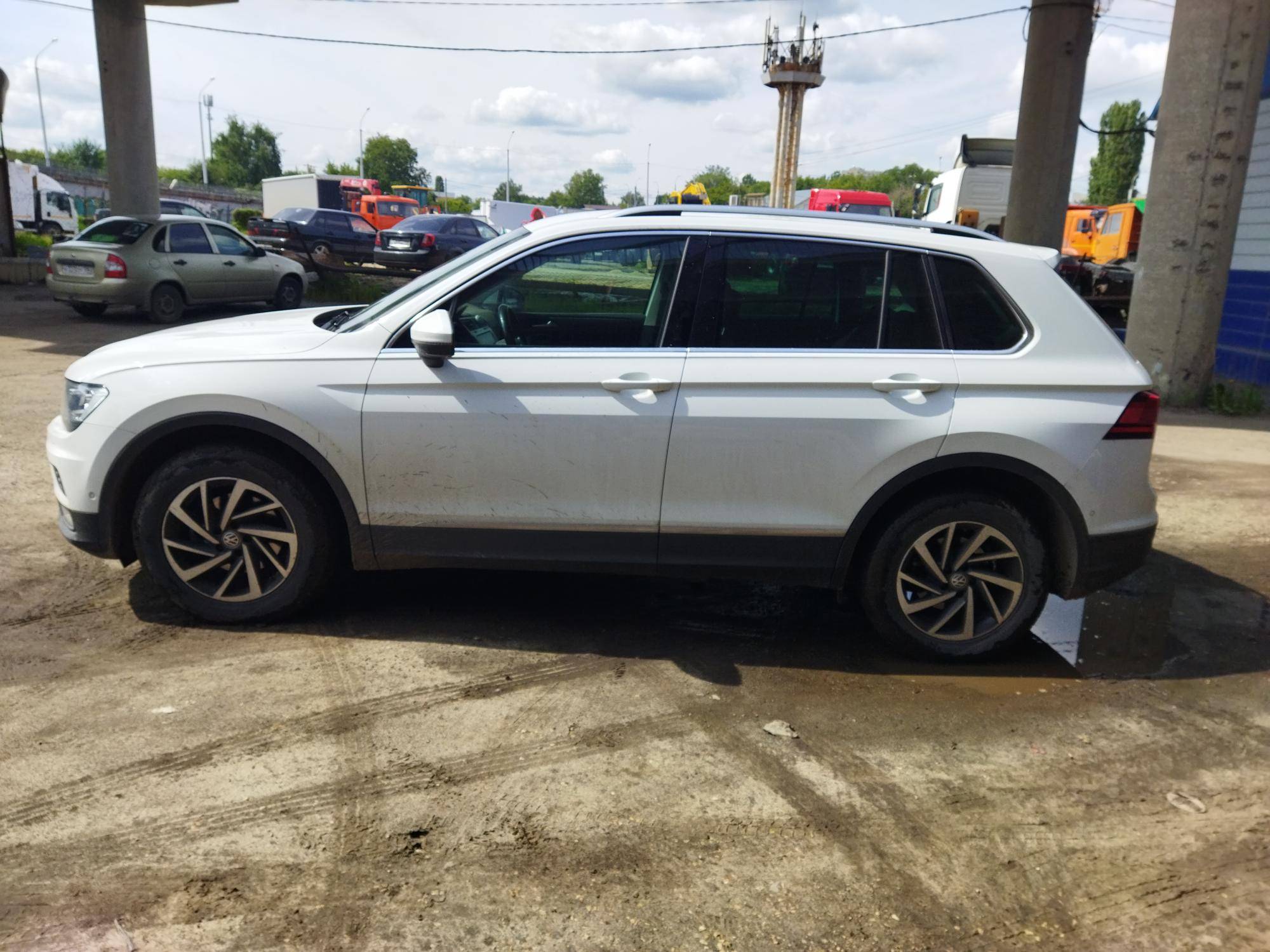 Volkswagen Tiguan Лот 000003447