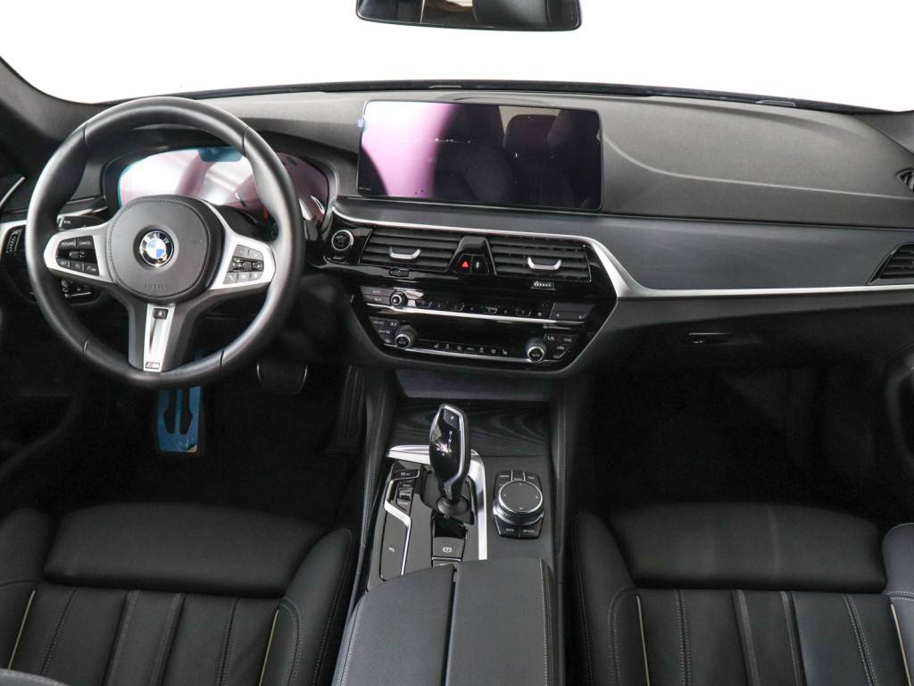 BMW 5 серия 520i