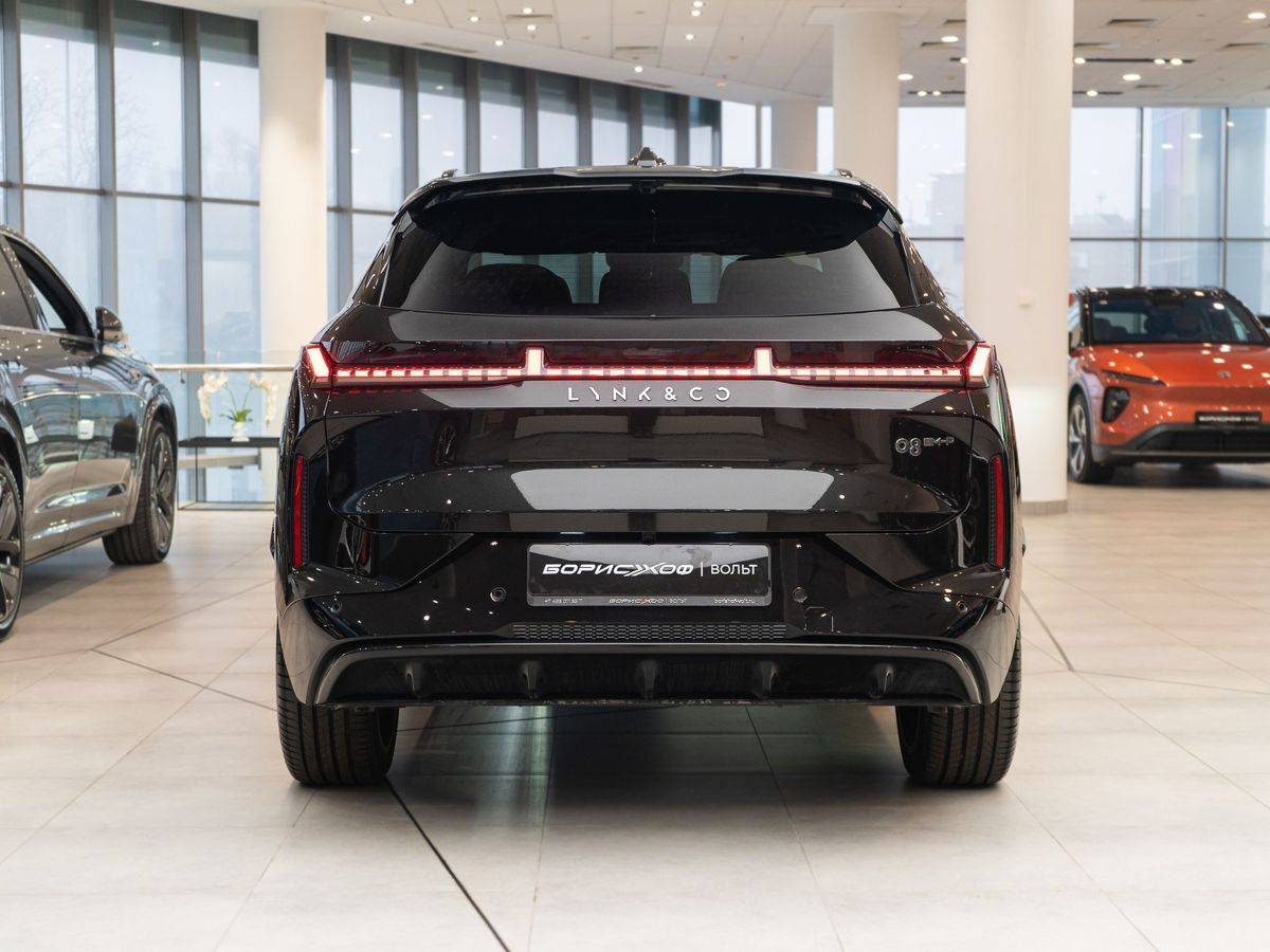 Lynk & Co 08 EM-P 220 4WD Perfomance Halo