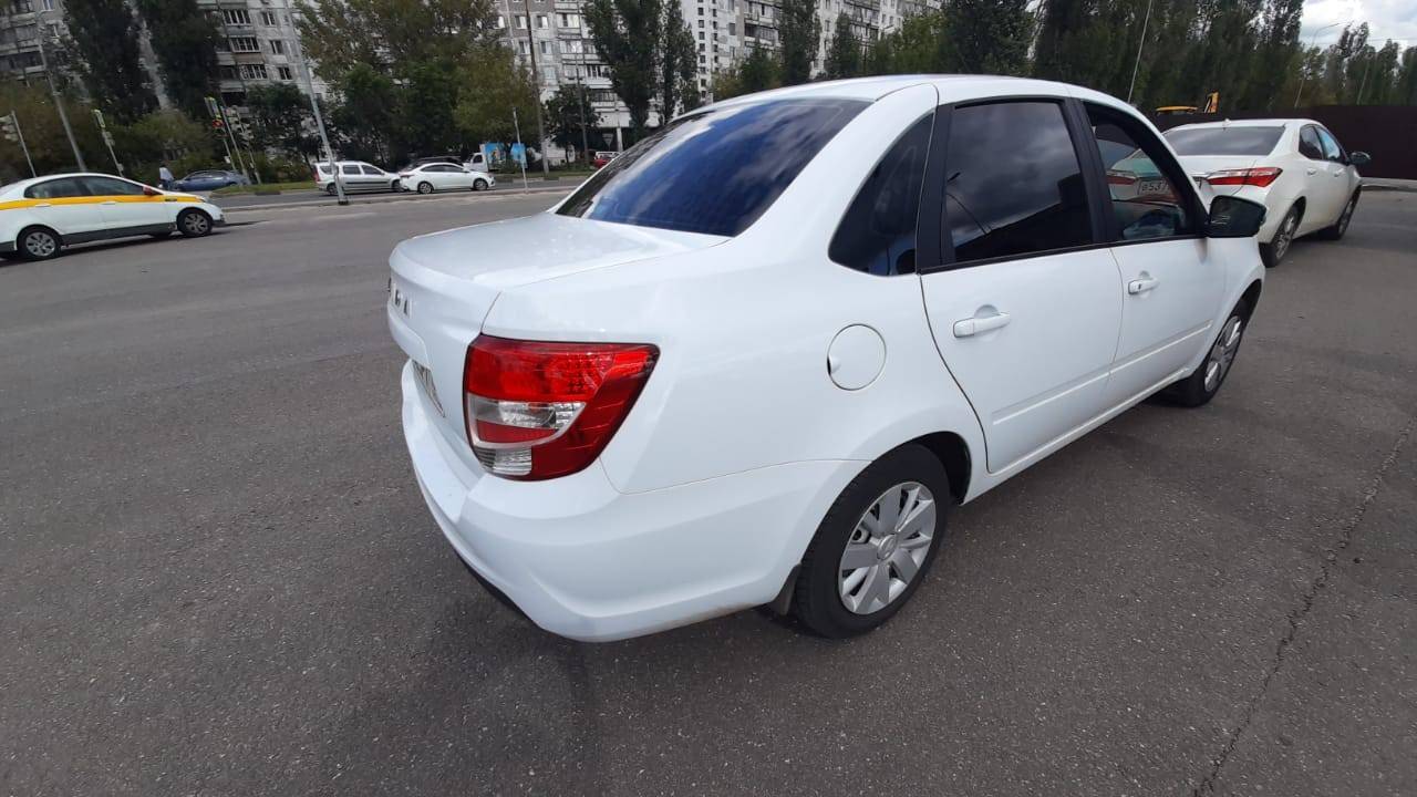 Lada Granta седан Лот 000000444